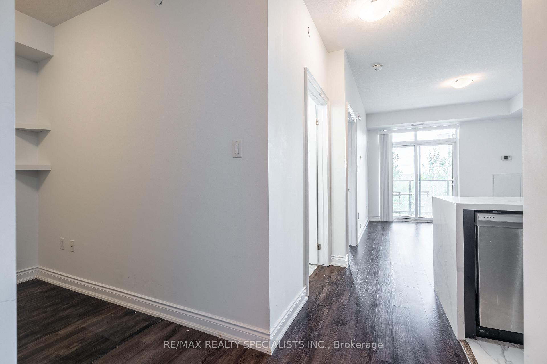 Photo 3 of Unit 321, 125 Shoreview Place, Hamilton, Stoney Creek — HOMEH