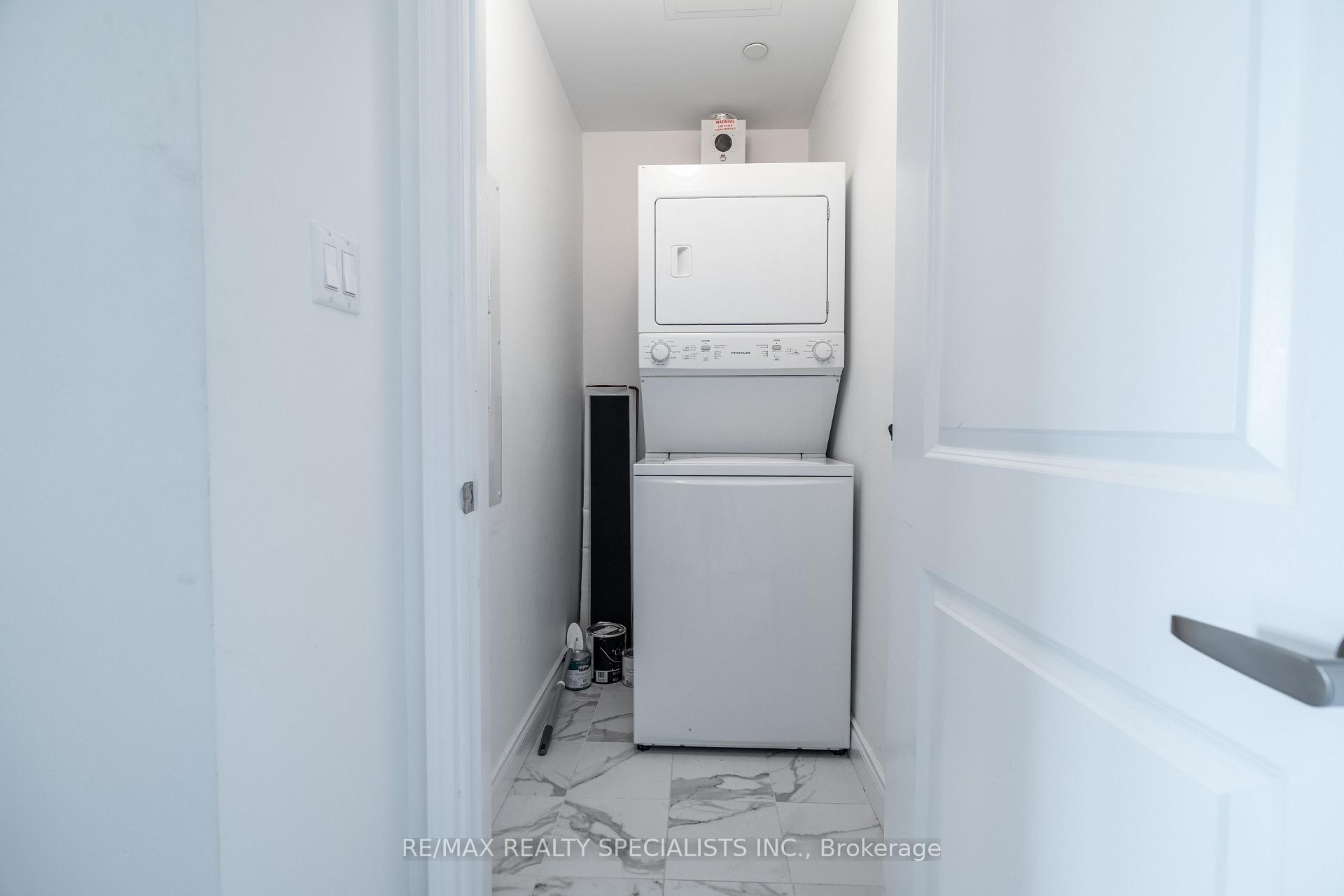 Photo 4 of Unit 321, 125 Shoreview Place, Hamilton, Stoney Creek — HOMEH