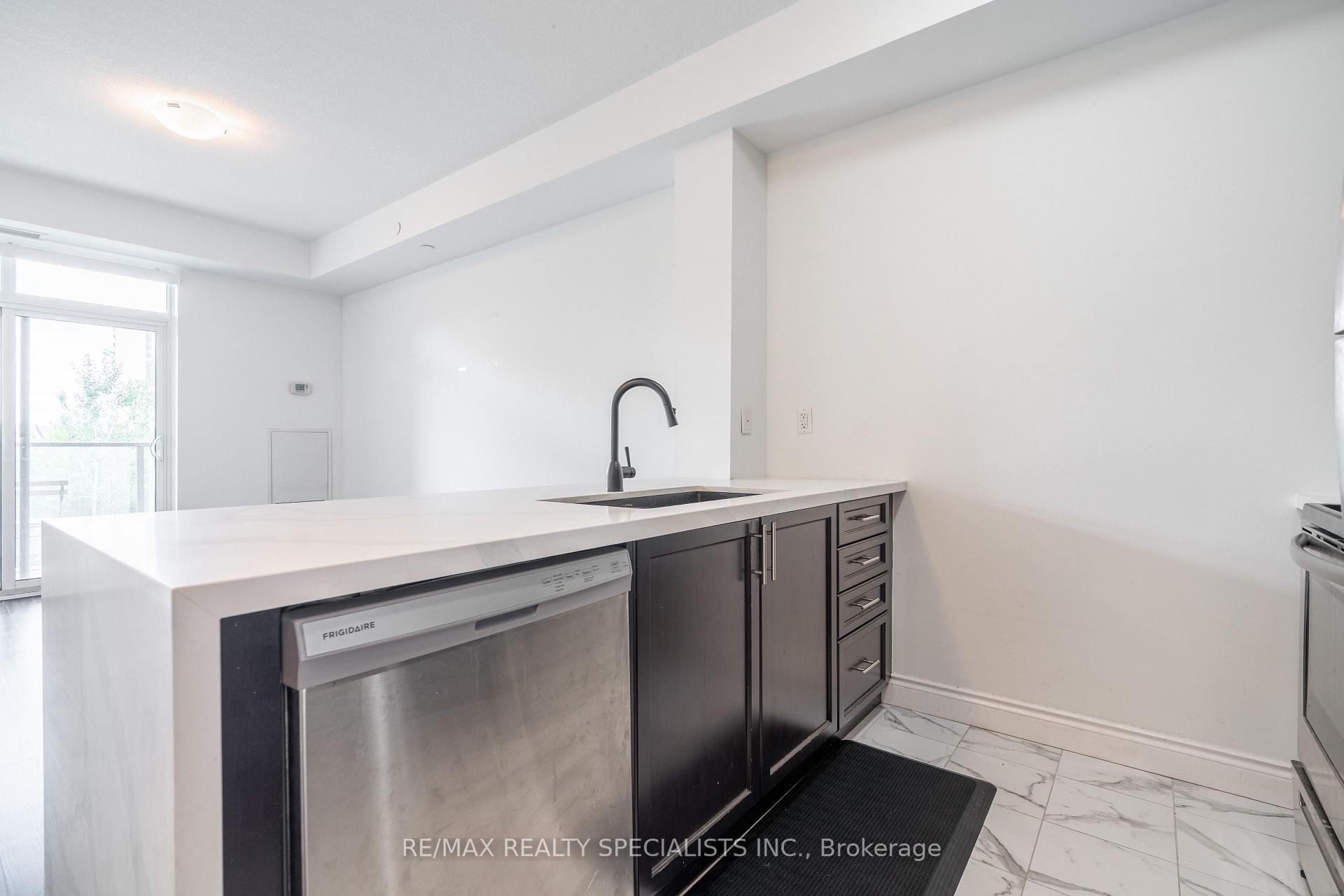 Photo 6 of Unit 321, 125 Shoreview Place, Hamilton, Stoney Creek — HOMEH