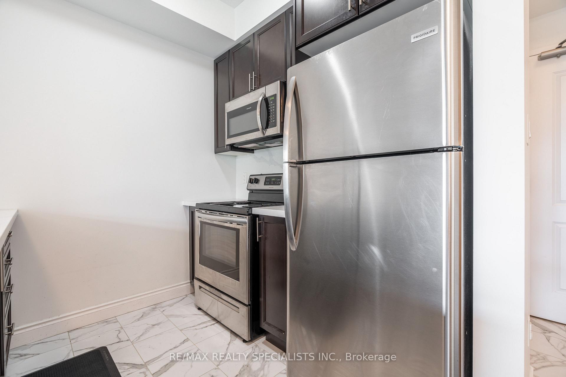Photo 7 of Unit 321, 125 Shoreview Place, Hamilton, Stoney Creek — HOMEH