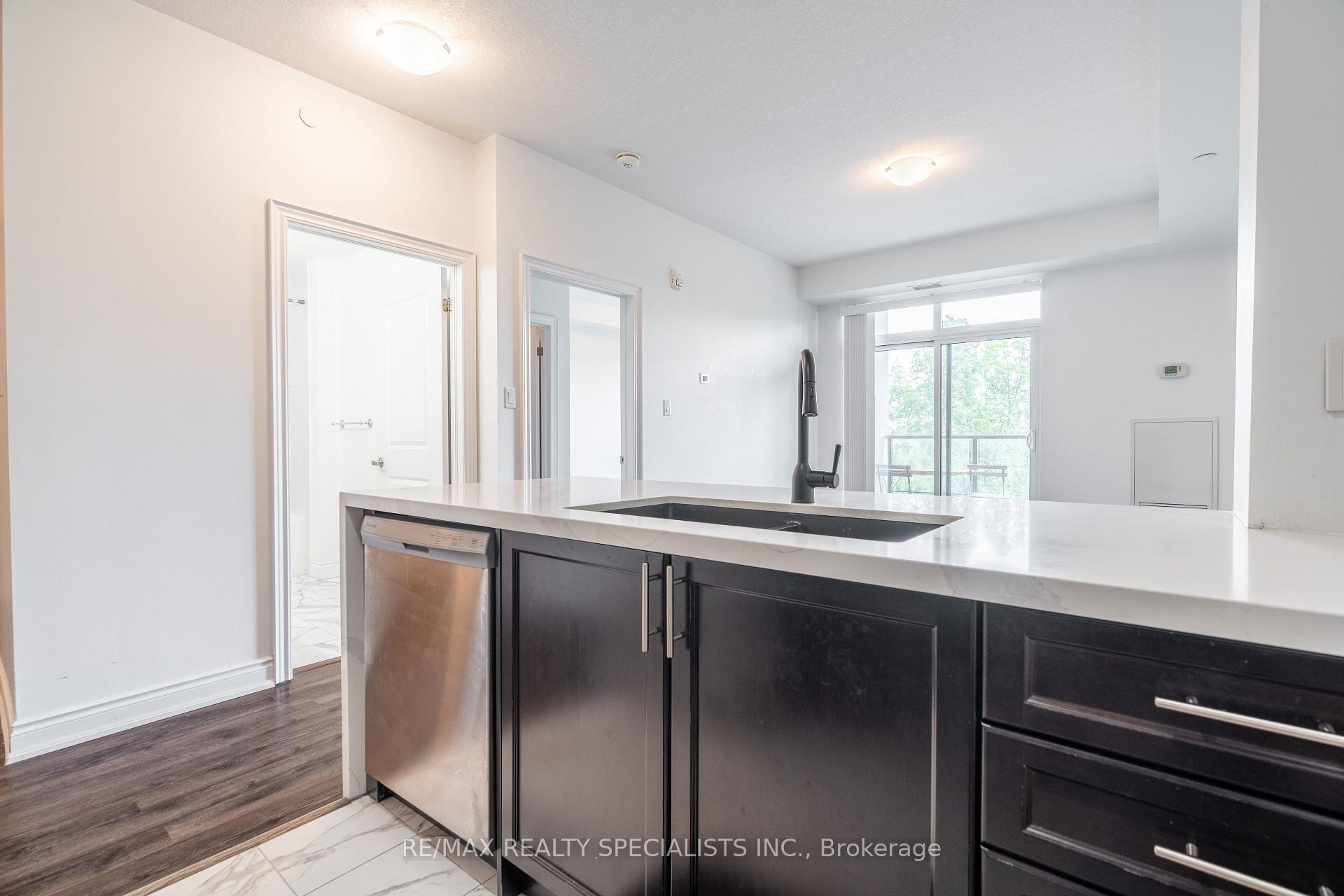 Photo 8 of Unit 321, 125 Shoreview Place, Hamilton, Stoney Creek — HOMEH