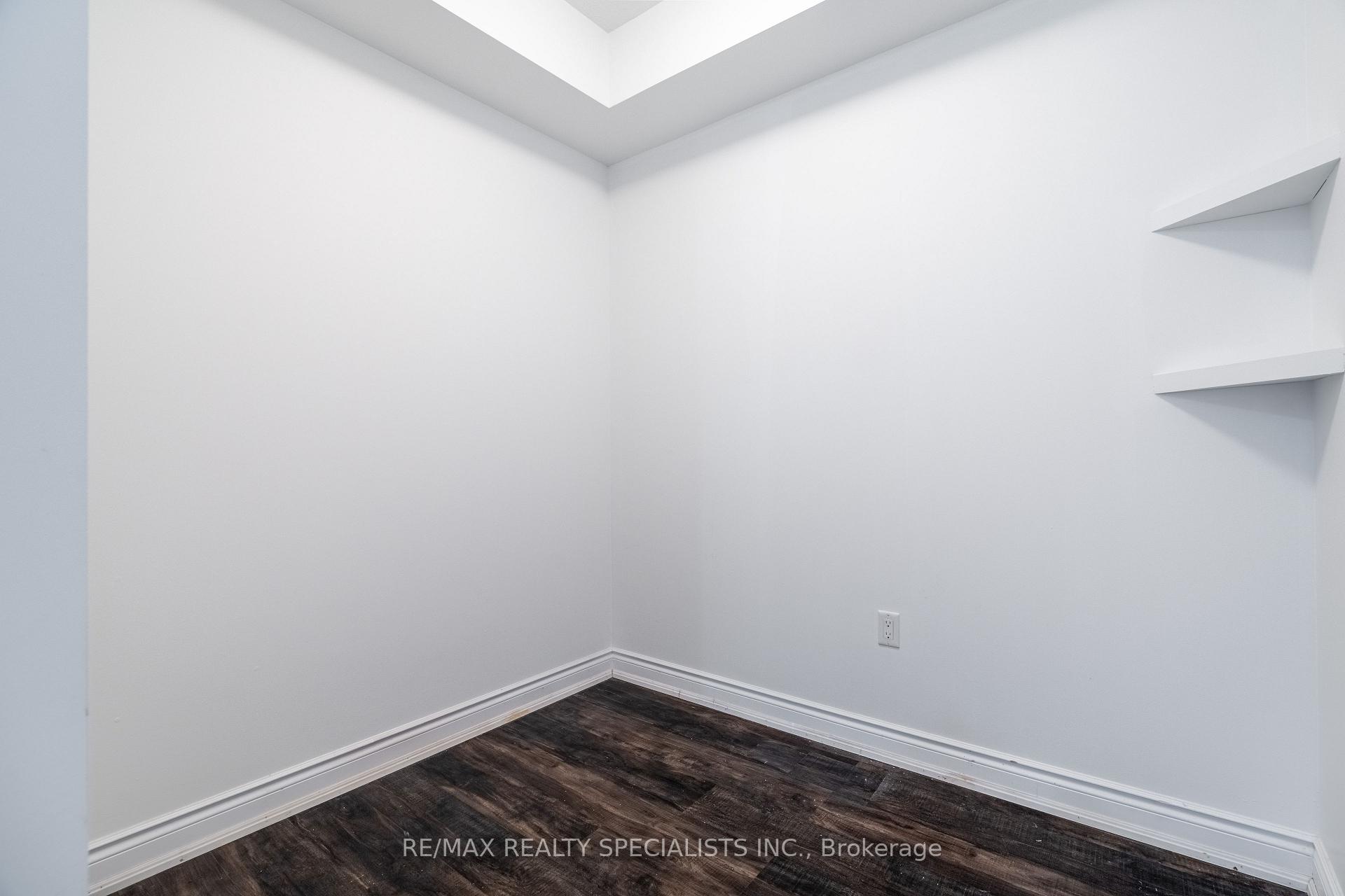 Photo 20 of Unit 321, 125 Shoreview Place, Hamilton, Stoney Creek — HOMEH