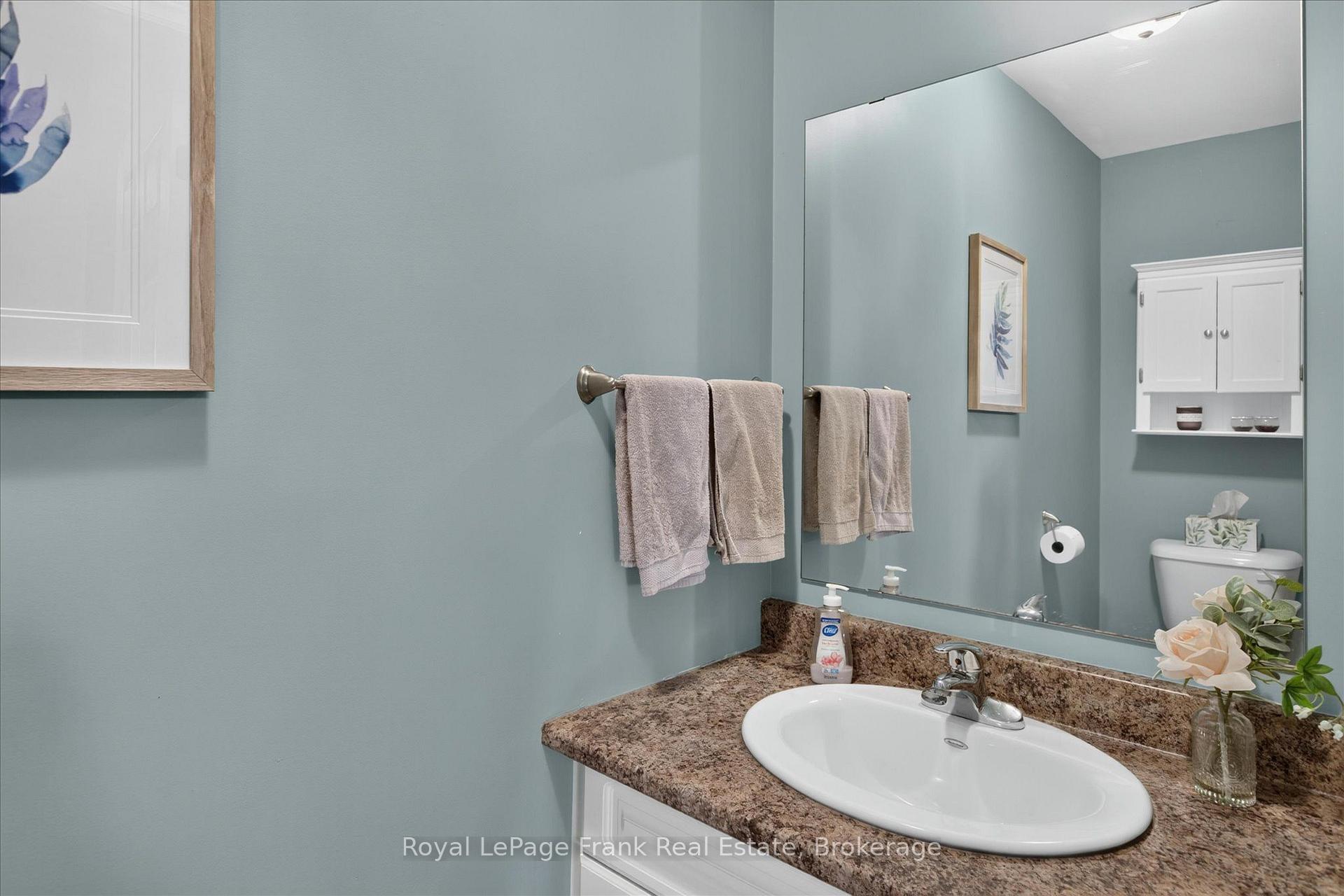 Photo 8 of 2305 Marsdale Drive, Peterborough, Ashburnham Ward 4 — HOMEH