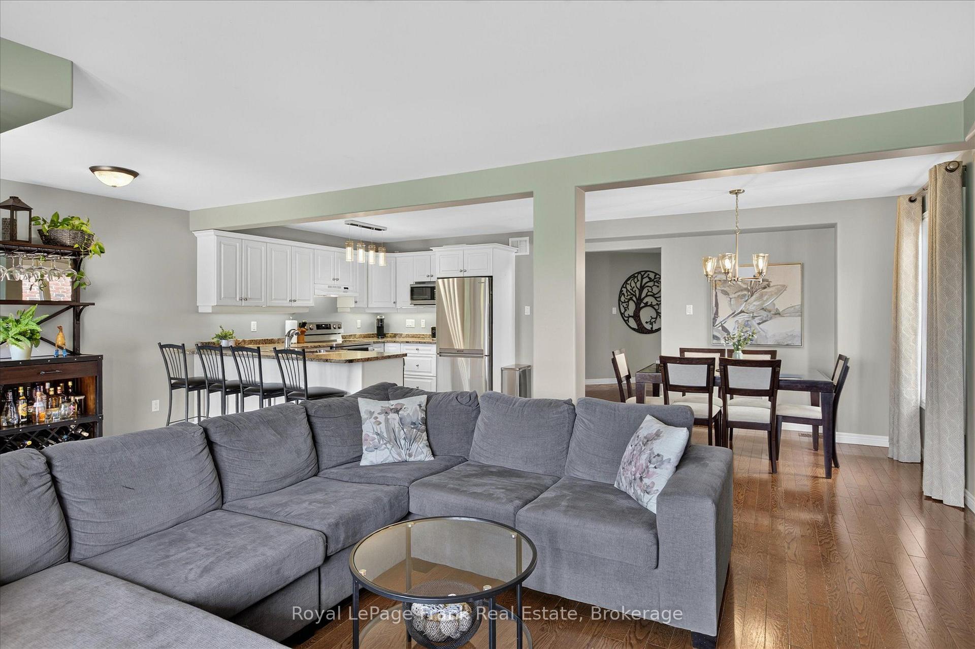 Photo 9 of 2305 Marsdale Drive, Peterborough, Ashburnham Ward 4 — HOMEH