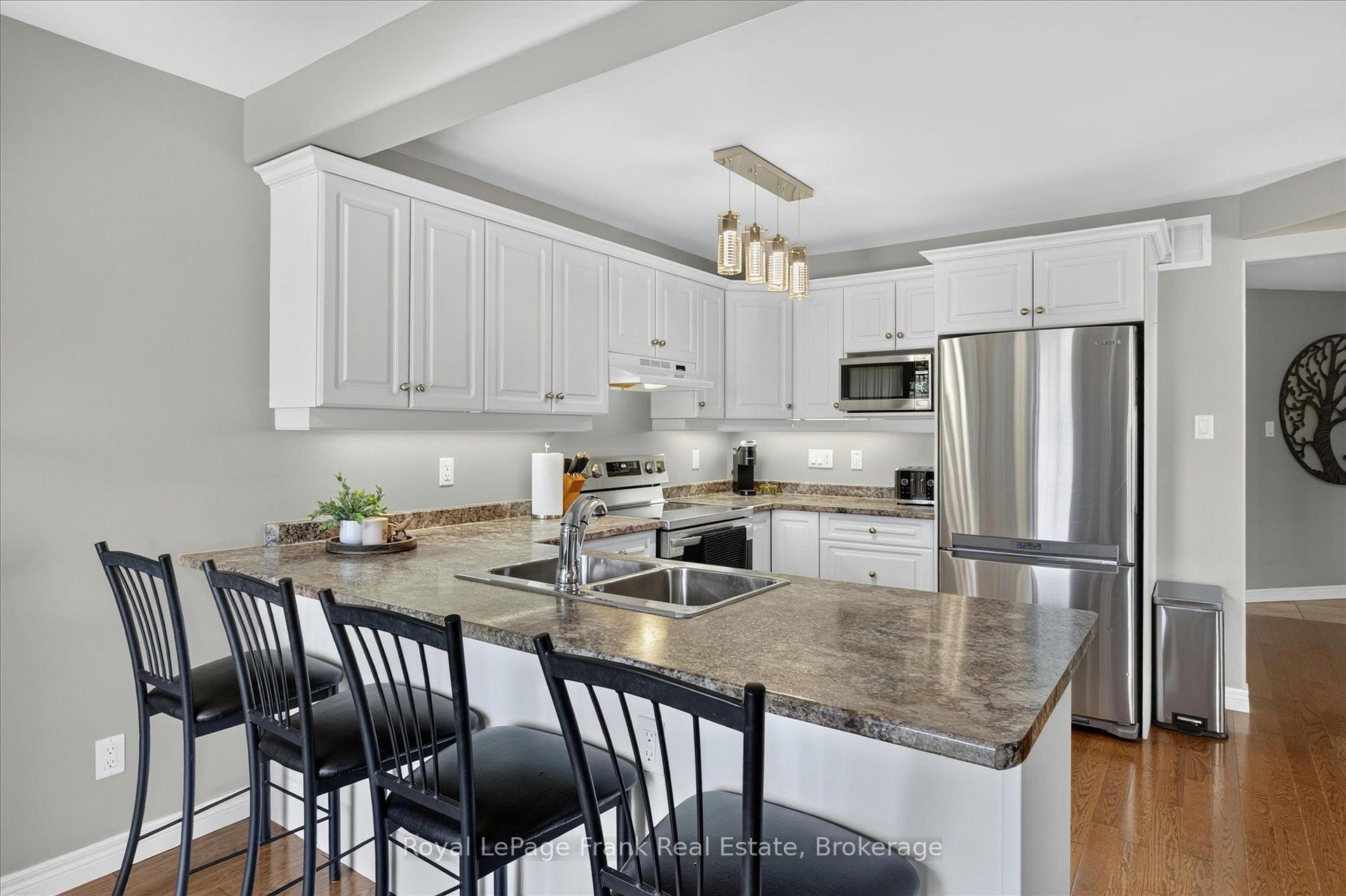 Photo 10 of 2305 Marsdale Drive, Peterborough, Ashburnham Ward 4 — HOMEH