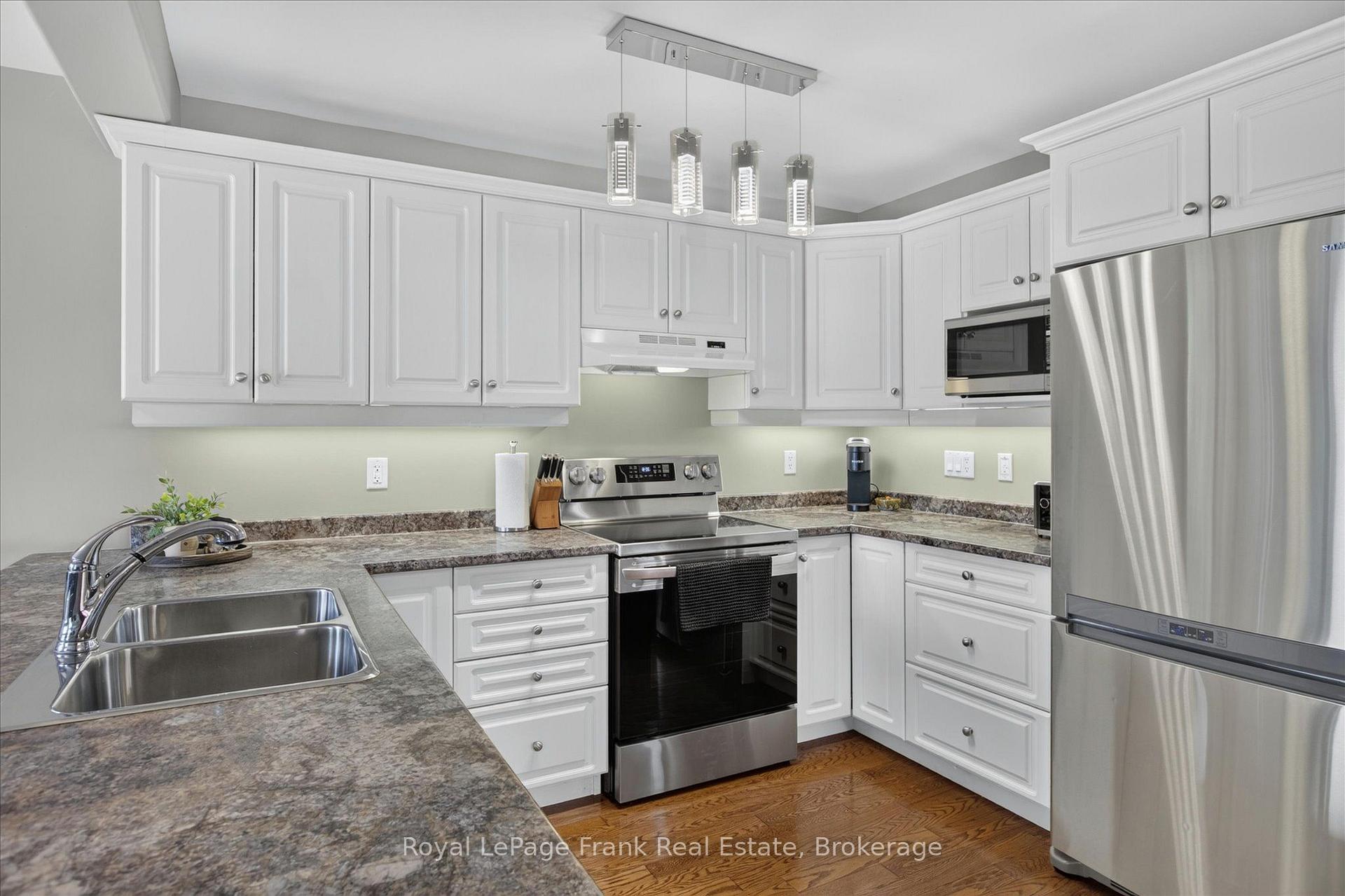 Photo 11 of 2305 Marsdale Drive, Peterborough, Ashburnham Ward 4 — HOMEH