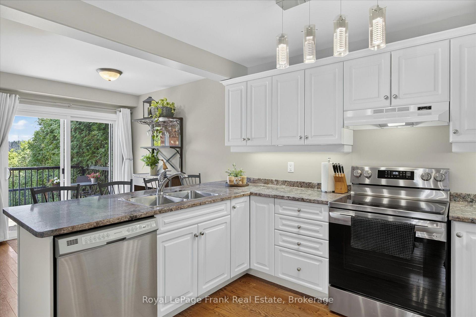 Photo 12 of 2305 Marsdale Drive, Peterborough, Ashburnham Ward 4 — HOMEH