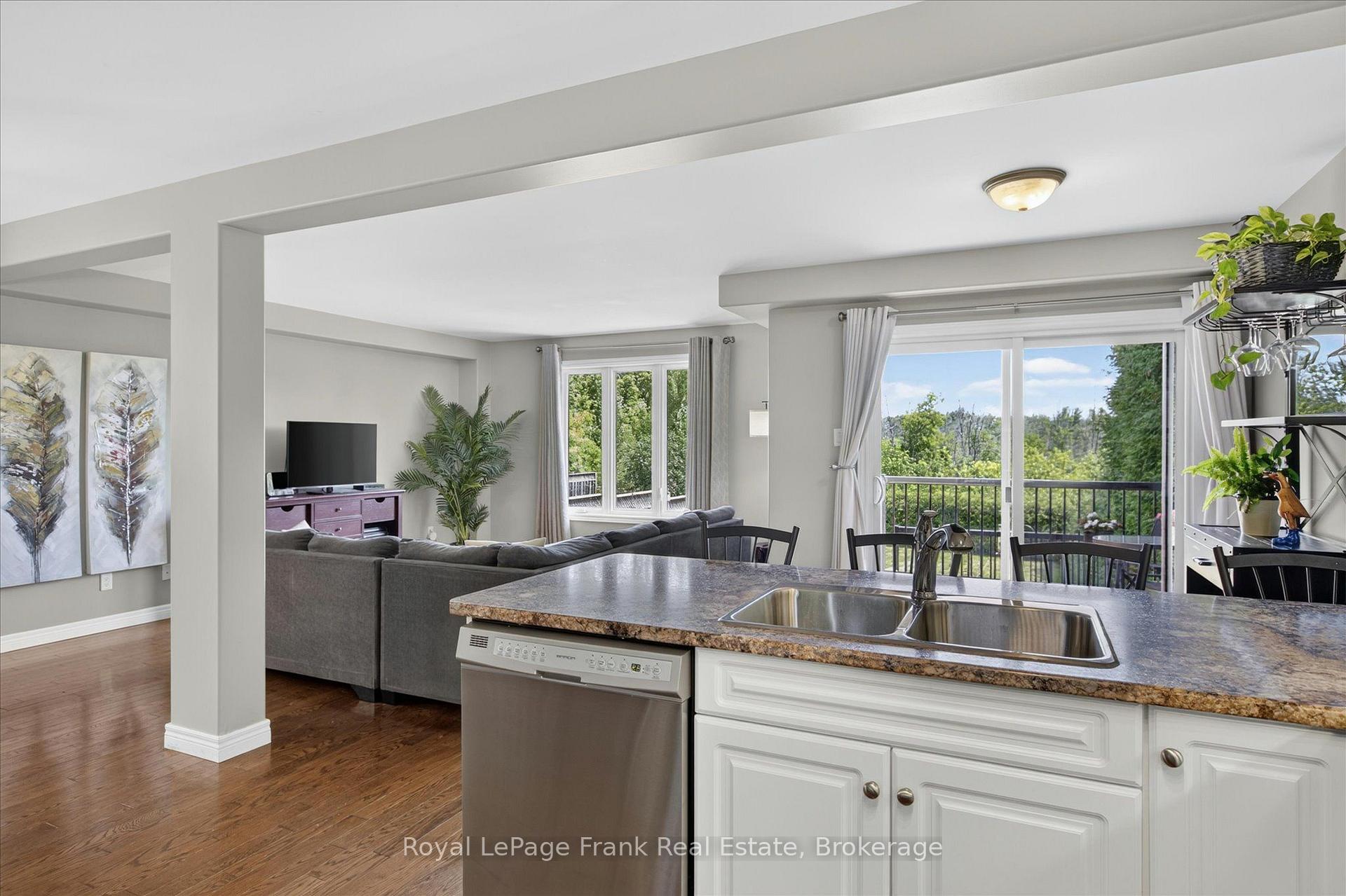 Photo 13 of 2305 Marsdale Drive, Peterborough, Ashburnham Ward 4 — HOMEH