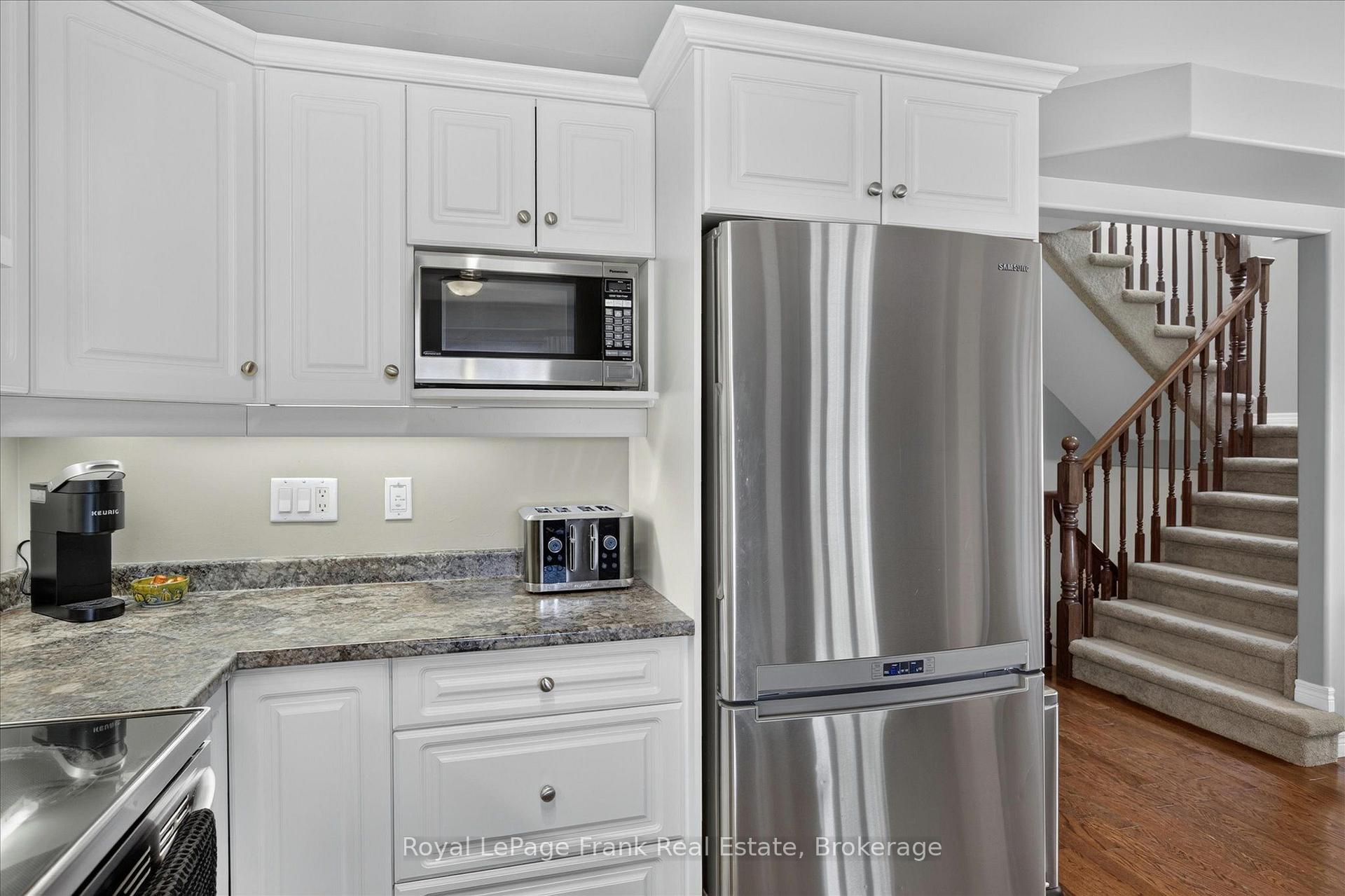 Photo 14 of 2305 Marsdale Drive, Peterborough, Ashburnham Ward 4 — HOMEH