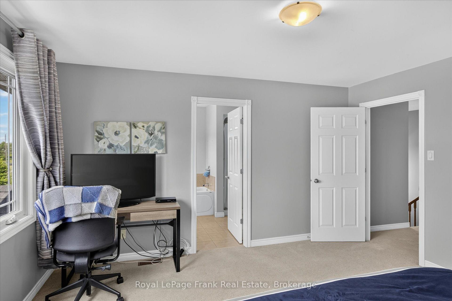 Photo 26 of 2305 Marsdale Drive, Peterborough, Ashburnham Ward 4 — HOMEH