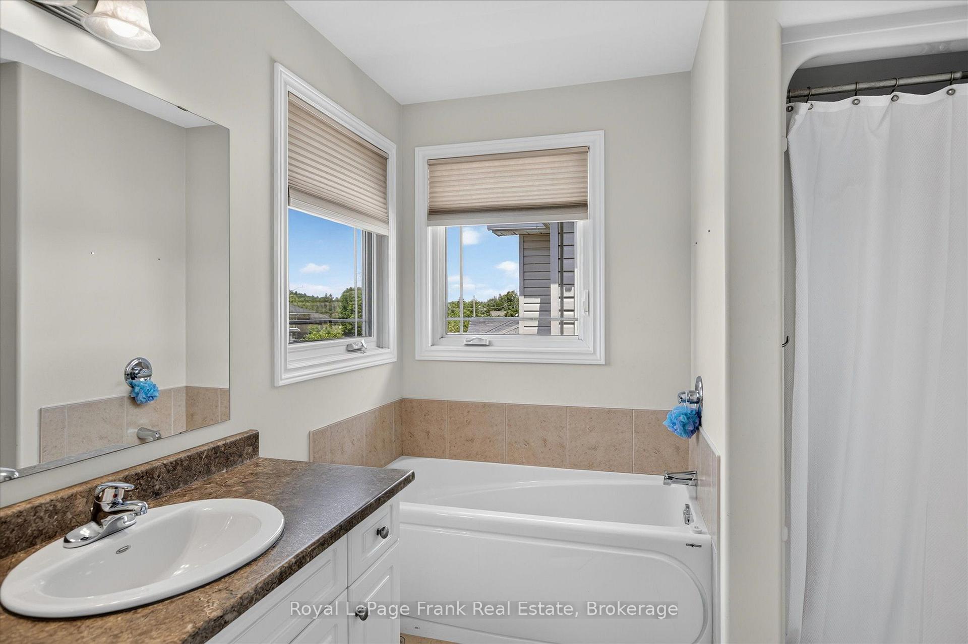 Photo 27 of 2305 Marsdale Drive, Peterborough, Ashburnham Ward 4 — HOMEH