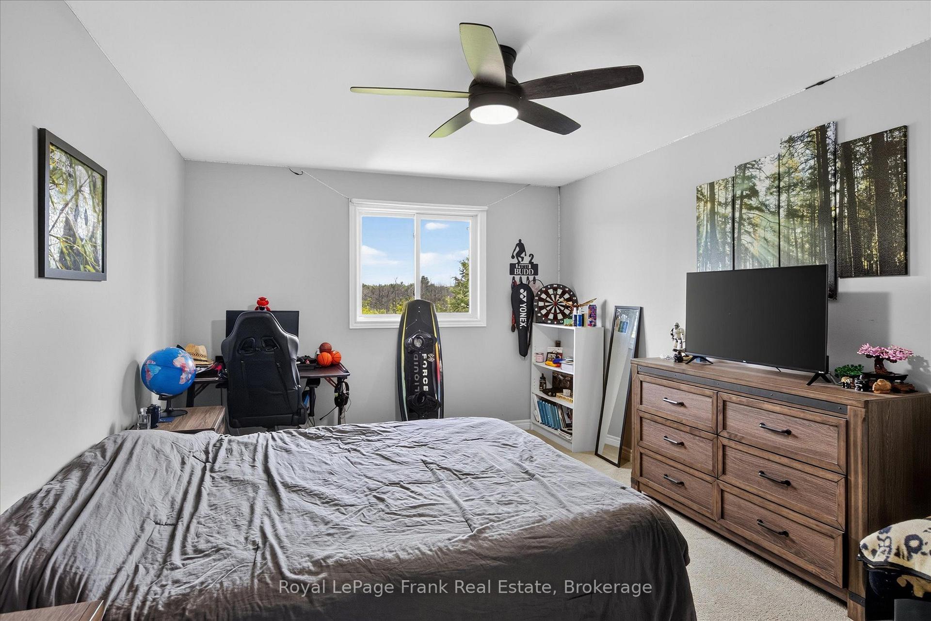 Photo 28 of 2305 Marsdale Drive, Peterborough, Ashburnham Ward 4 — HOMEH