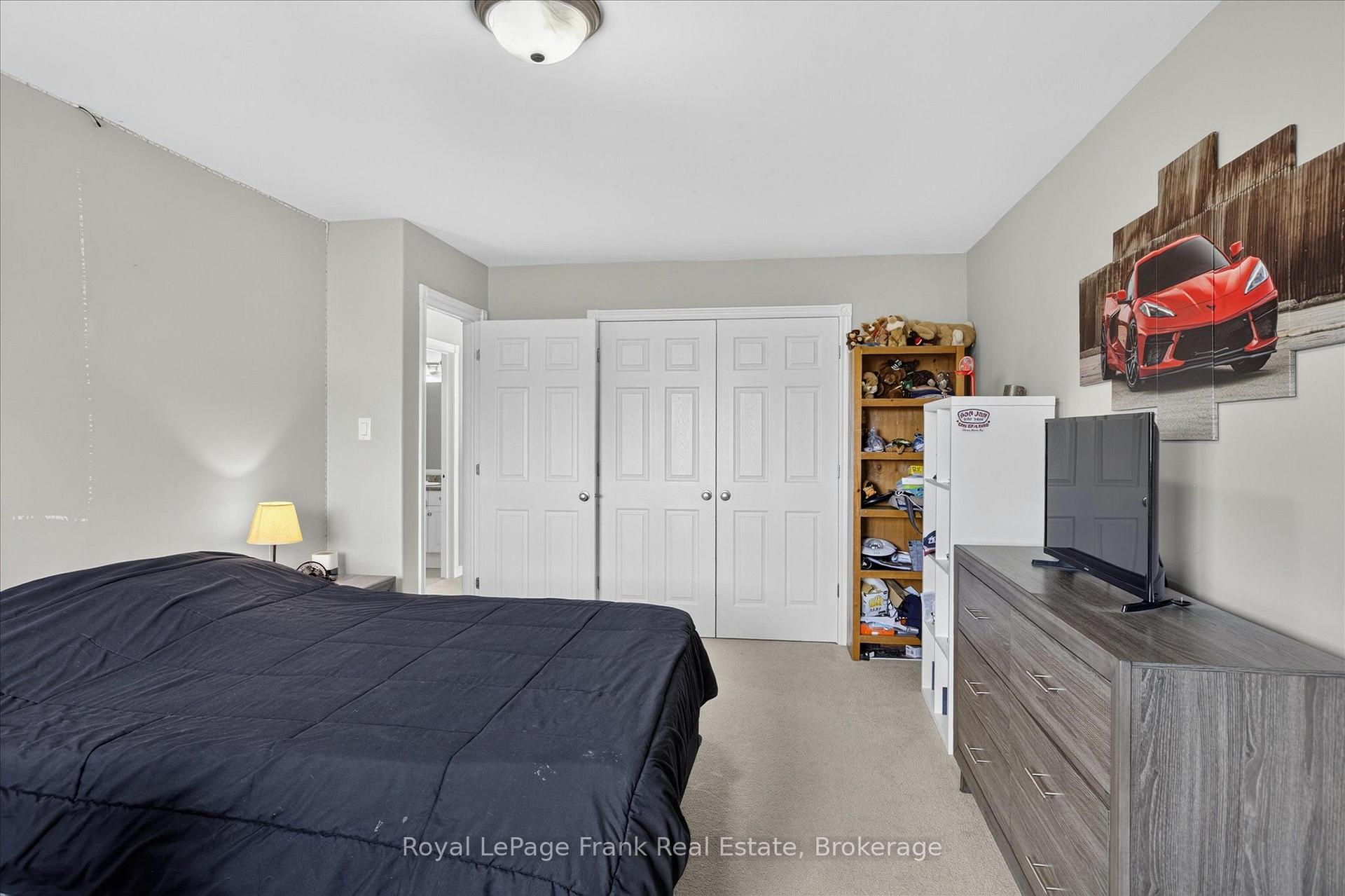 Photo 31 of 2305 Marsdale Drive, Peterborough, Ashburnham Ward 4 — HOMEH