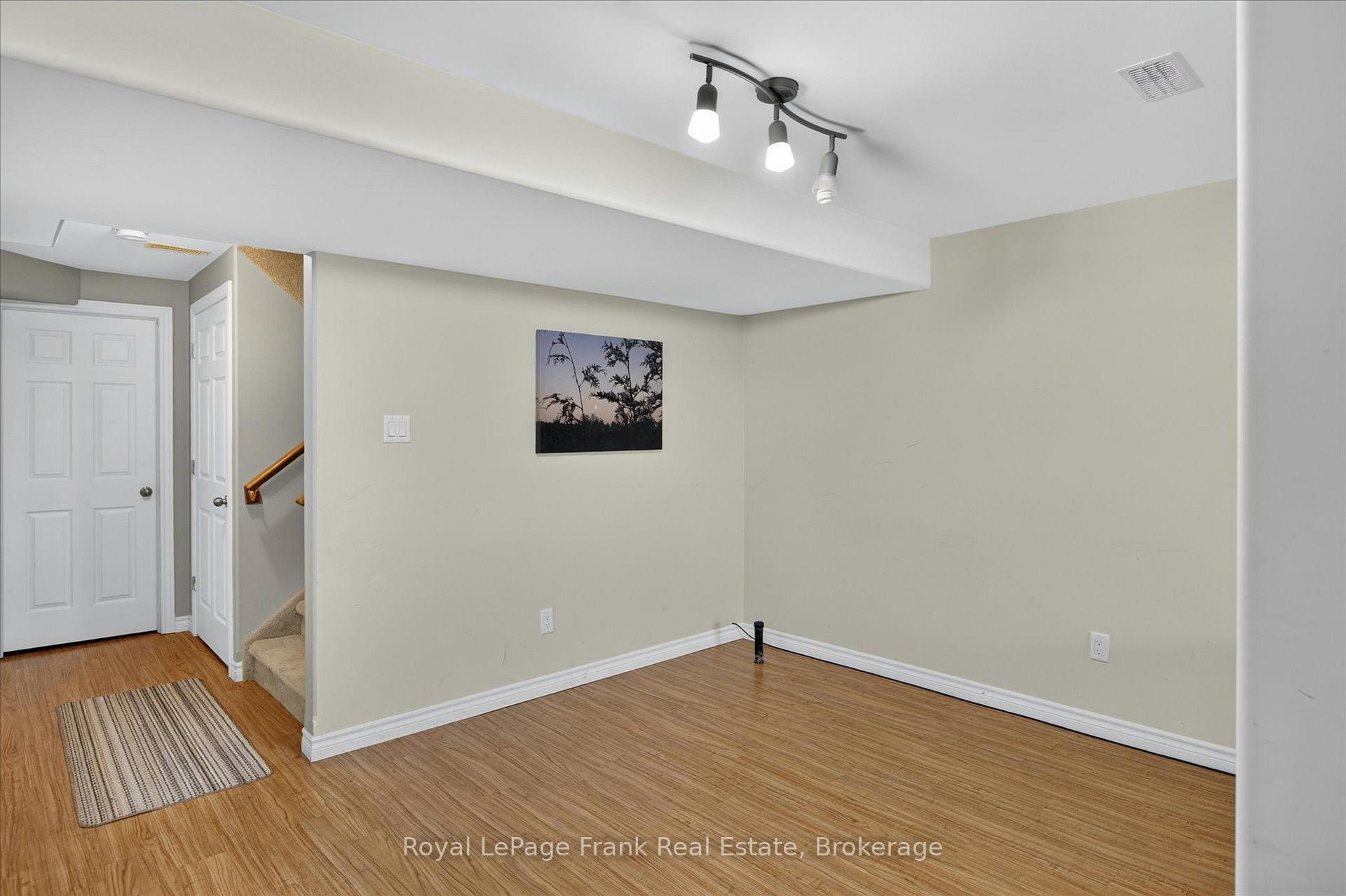 Photo 36 of 2305 Marsdale Drive, Peterborough, Ashburnham Ward 4 — HOMEH
