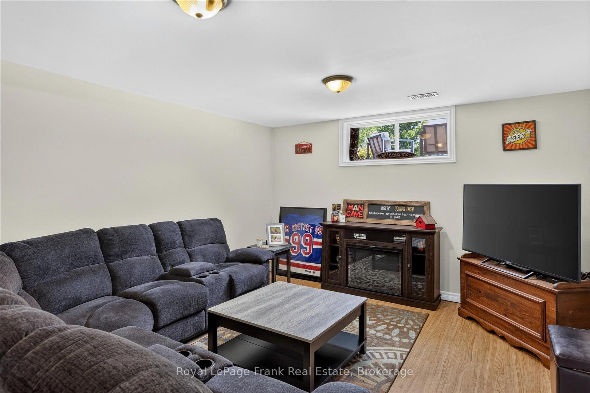 Photo 38 of 2305 Marsdale Drive, Peterborough, Ashburnham Ward 4 — HOMEH