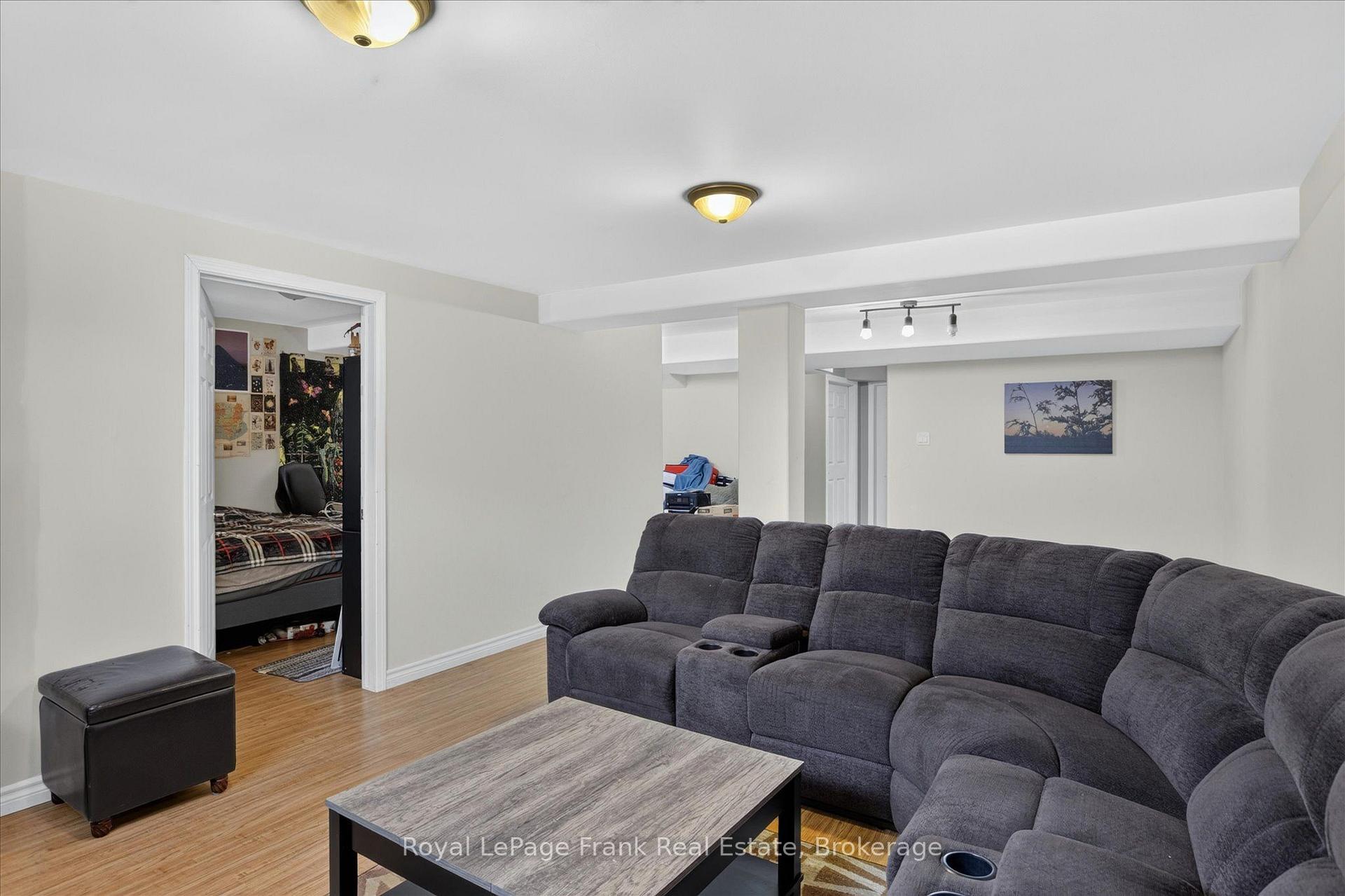 Photo 39 of 2305 Marsdale Drive, Peterborough, Ashburnham Ward 4 — HOMEH
