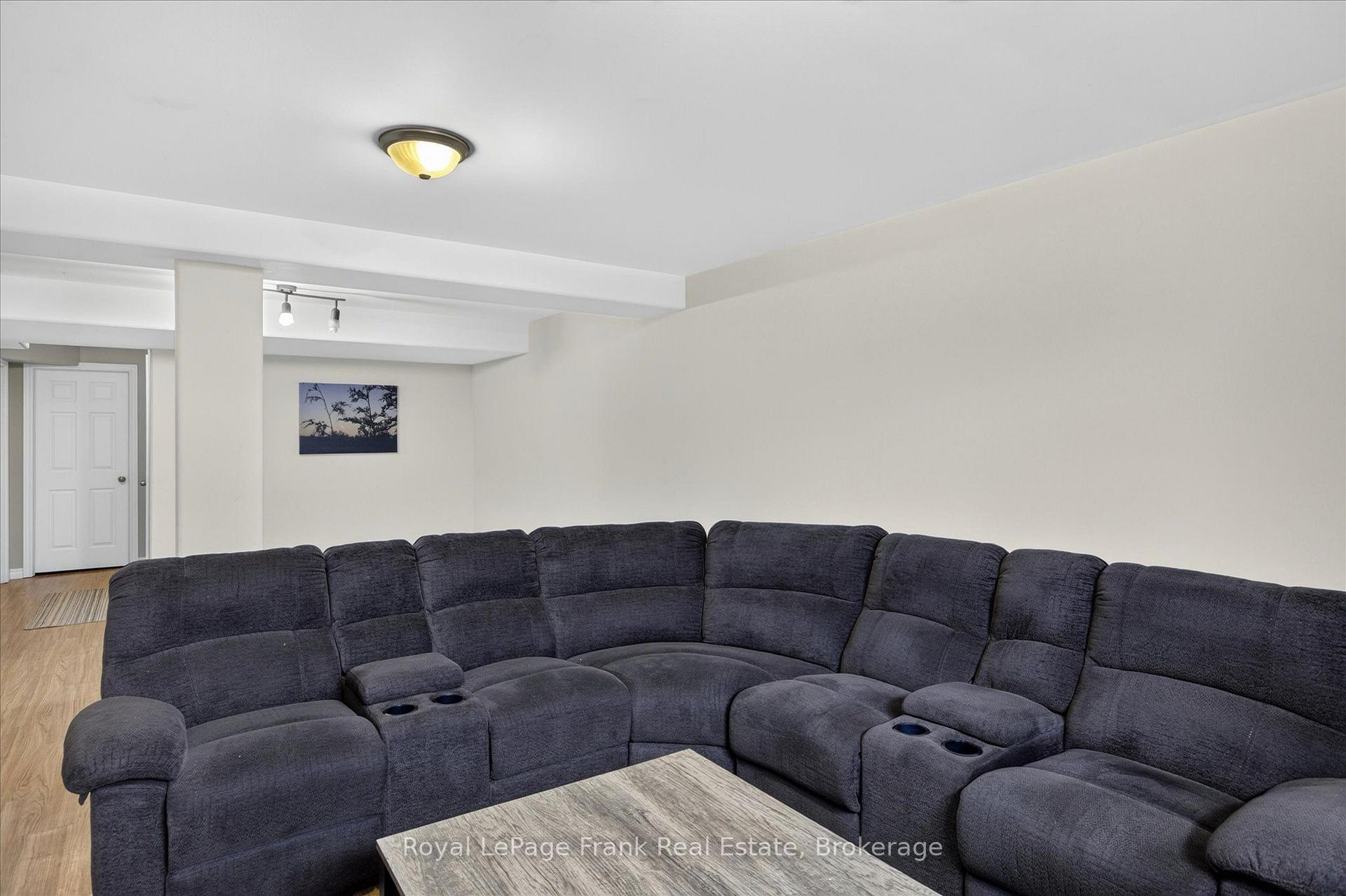 Photo 40 of 2305 Marsdale Drive, Peterborough, Ashburnham Ward 4 — HOMEH