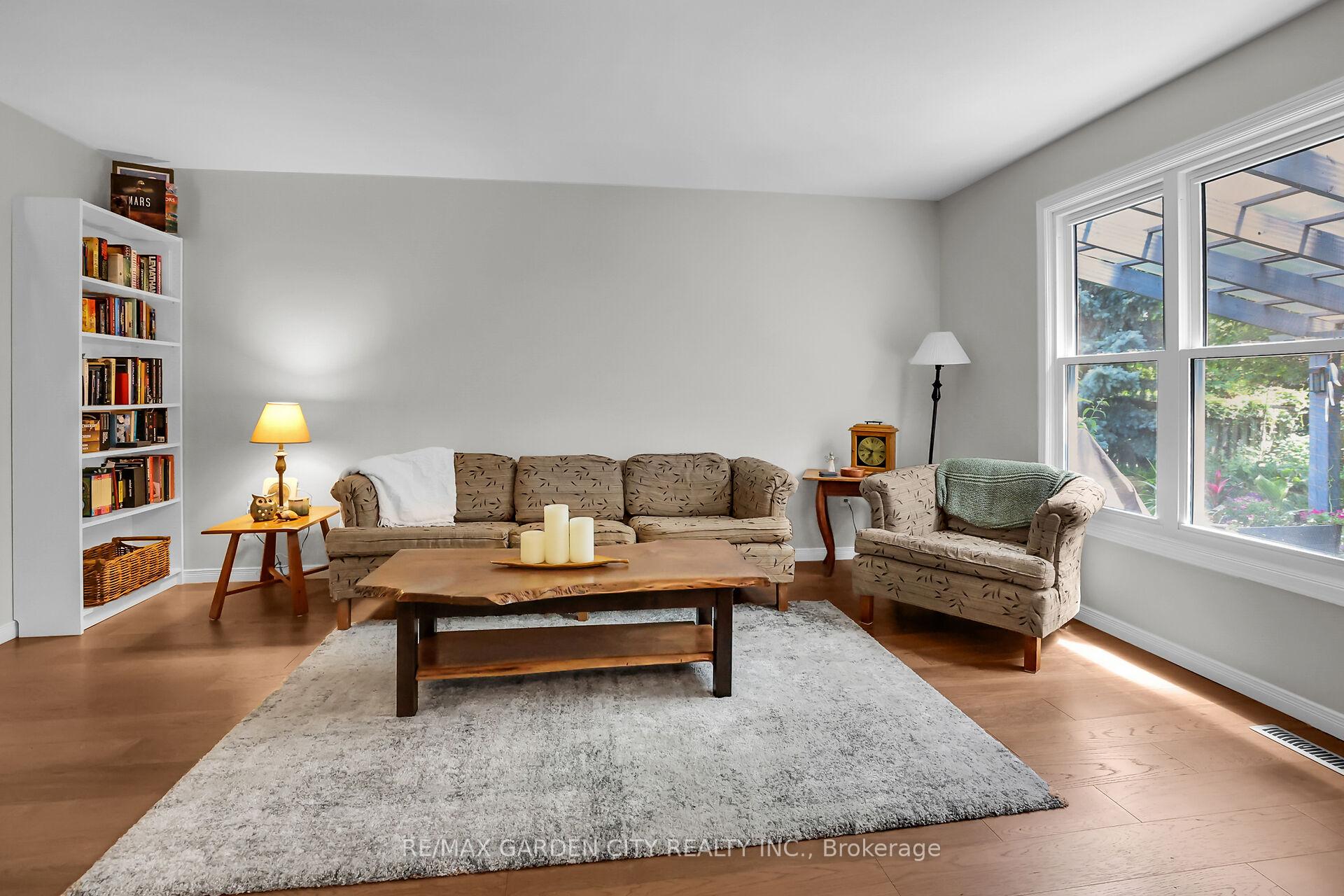 Photo 9 of 4542 Ivy Gardens Crescent, Lincoln, Beamsville — HOMEH