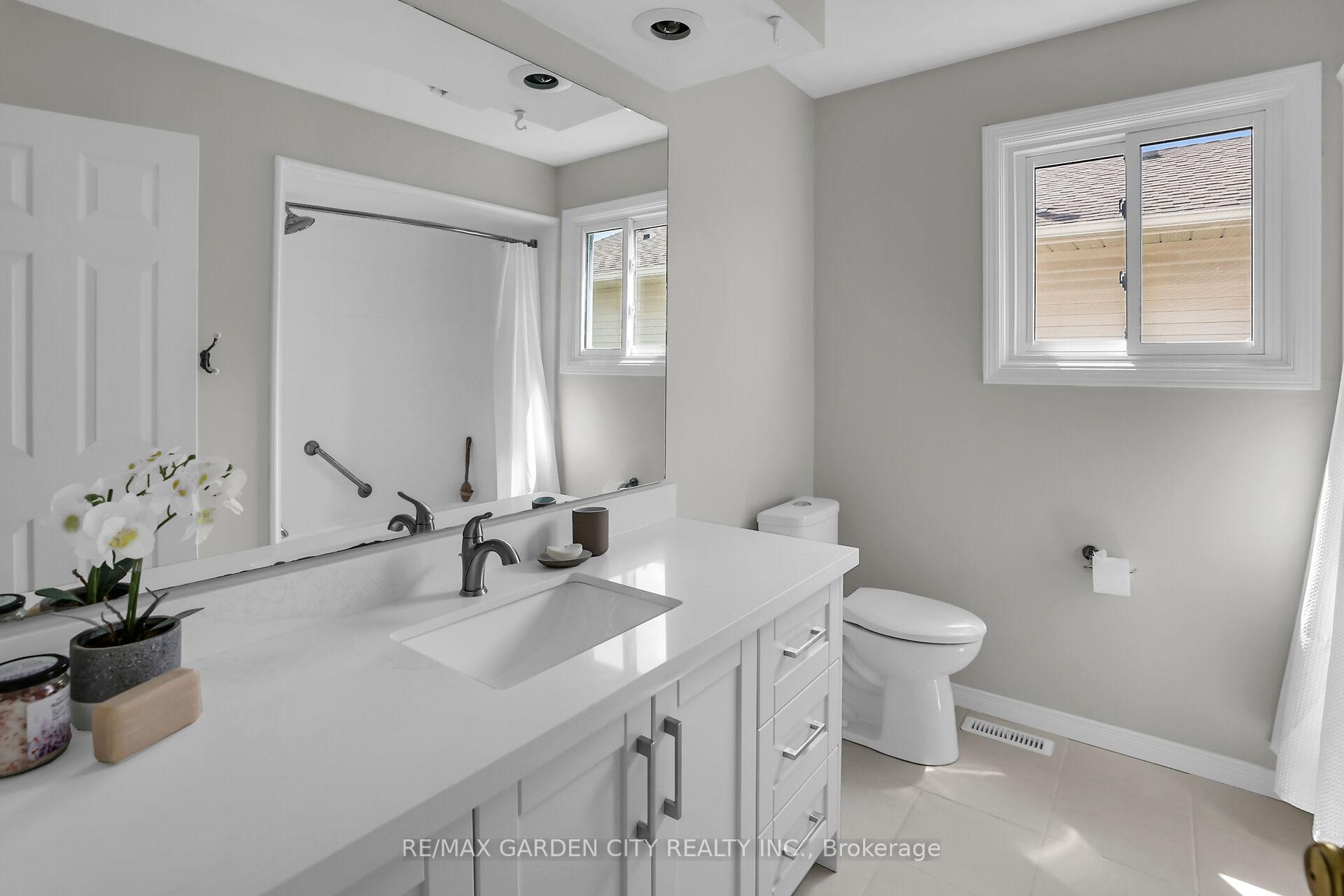 Photo 16 of 4542 Ivy Gardens Crescent, Lincoln, Beamsville — HOMEH