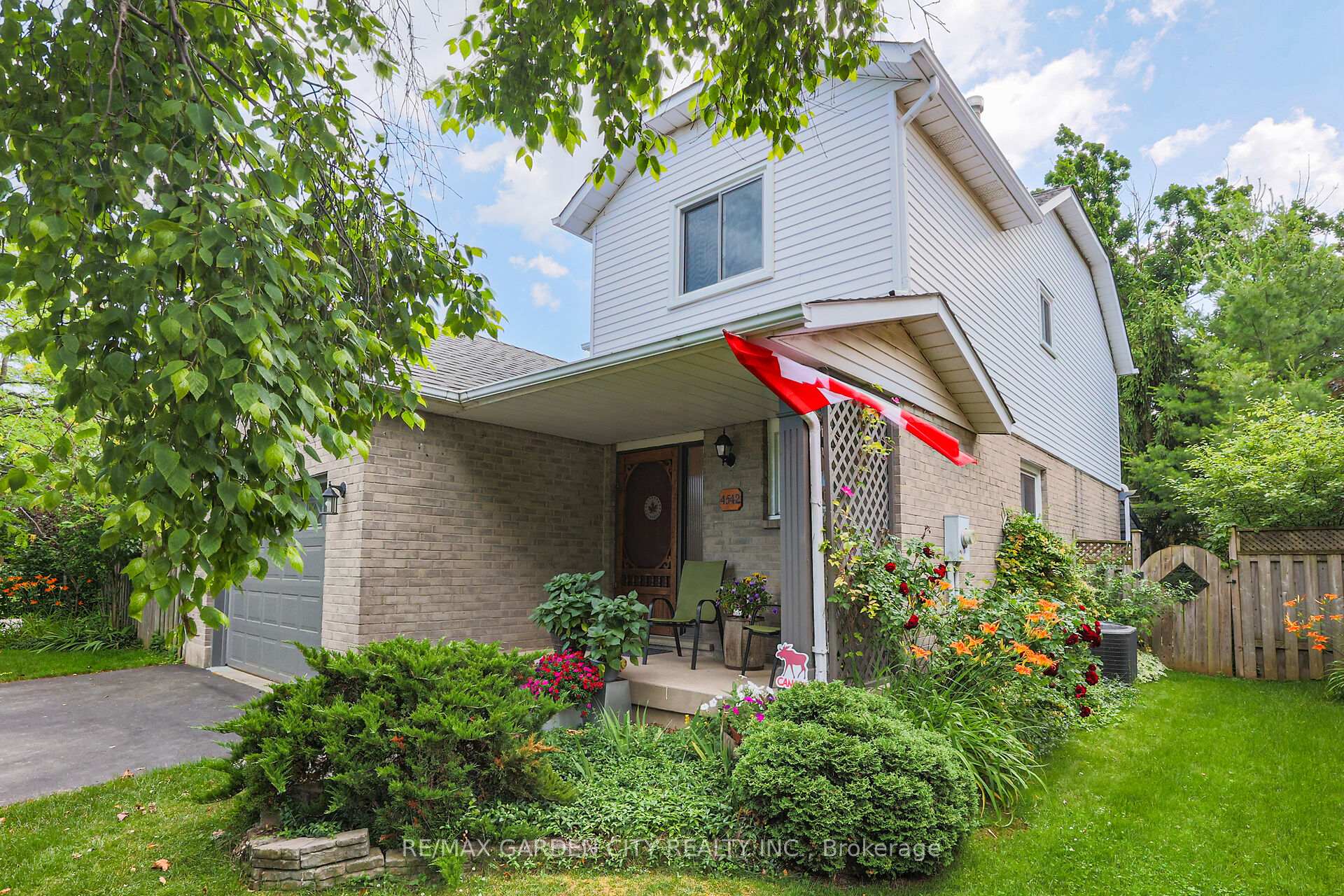 Photo 21 of 4542 Ivy Gardens Crescent, Lincoln, Beamsville — HOMEH