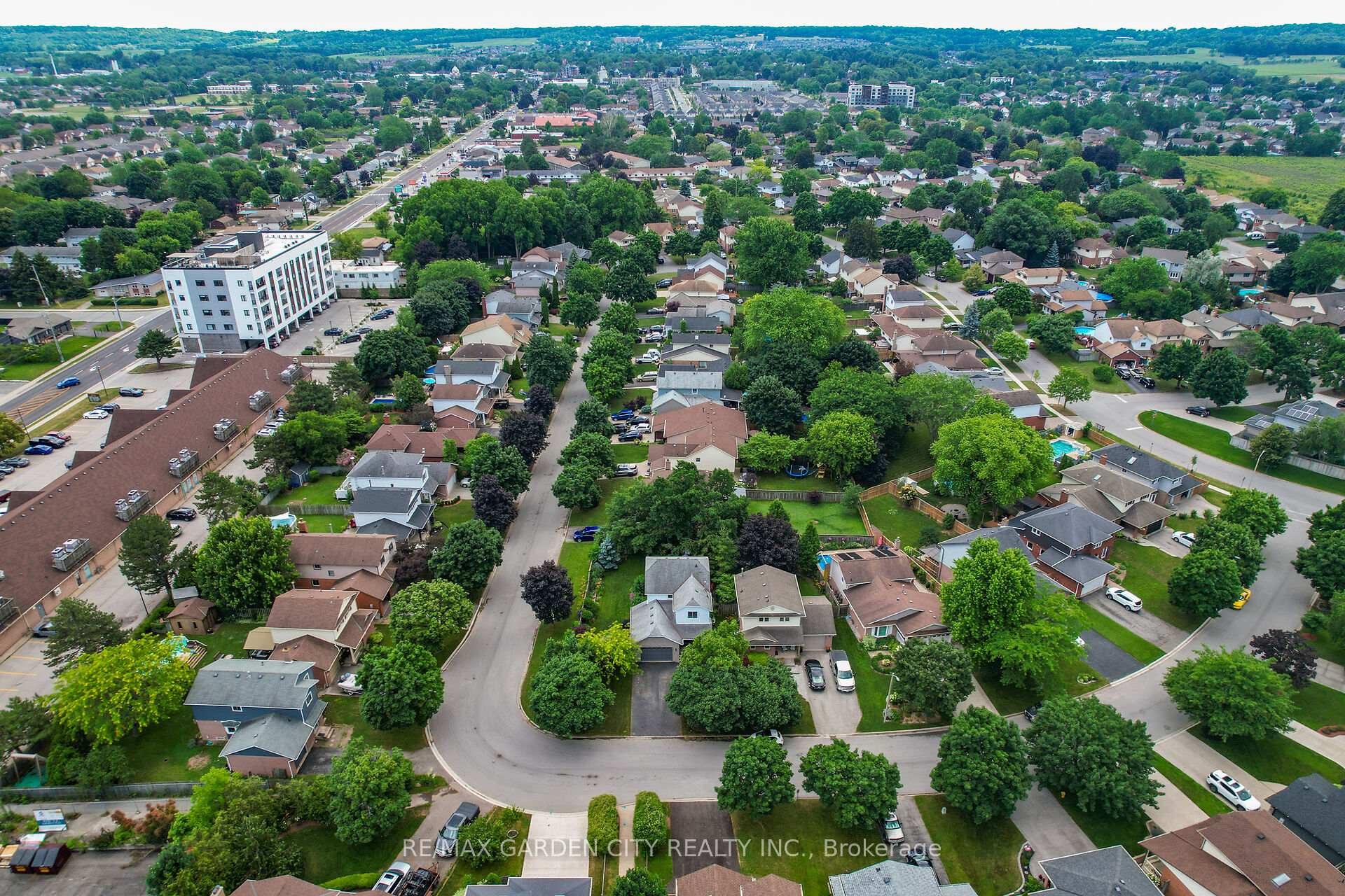 Photo 36 of 4542 Ivy Gardens Crescent, Lincoln, Beamsville — HOMEH