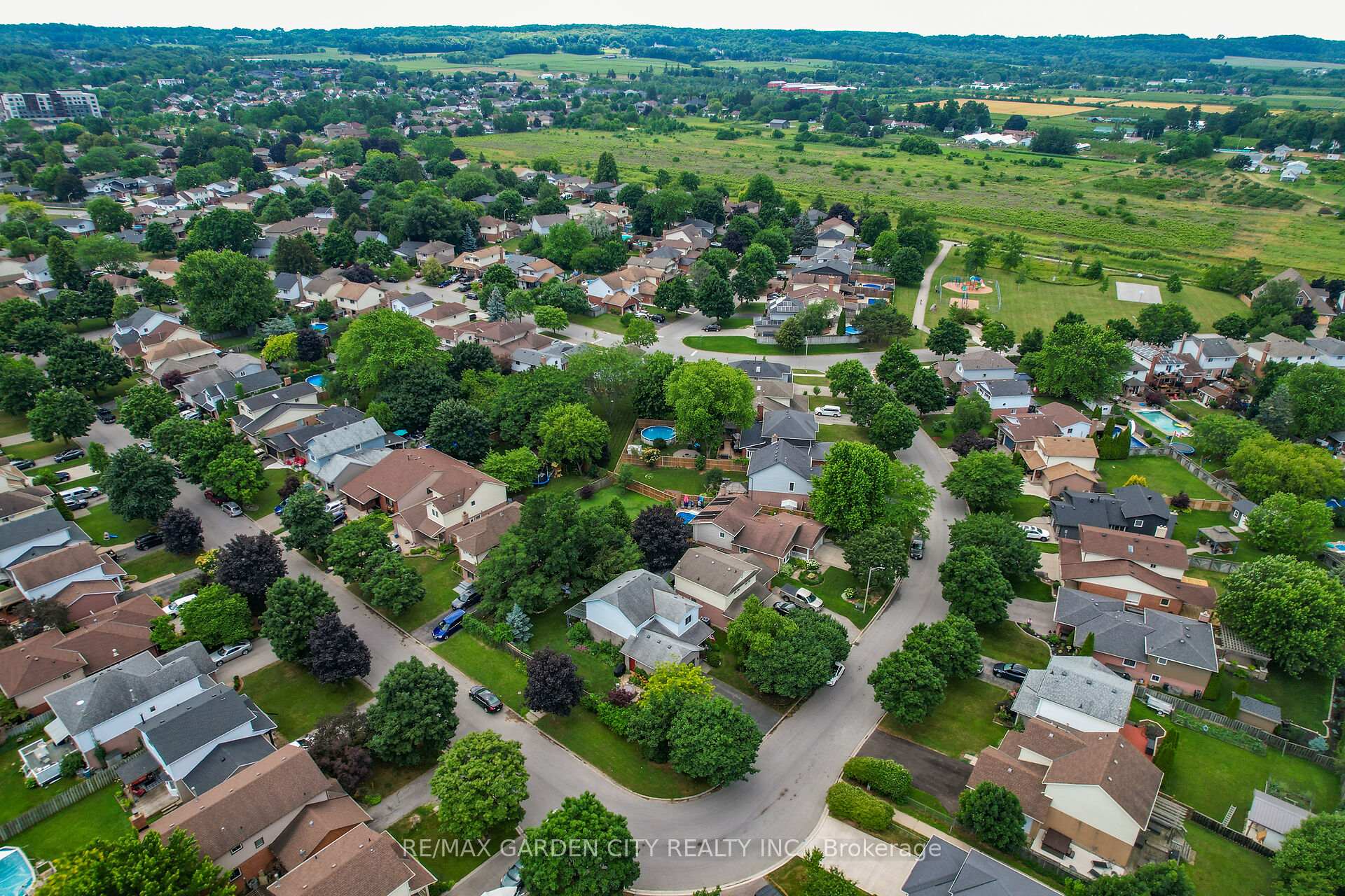 Photo 37 of 4542 Ivy Gardens Crescent, Lincoln, Beamsville — HOMEH