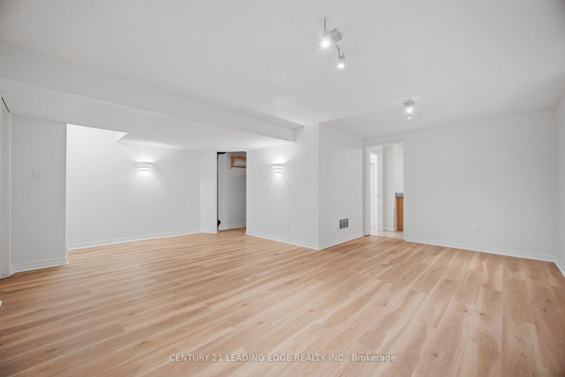 Photo 7 of 923 Redbird Crescent, Pickering, Liverpool — HOMEH