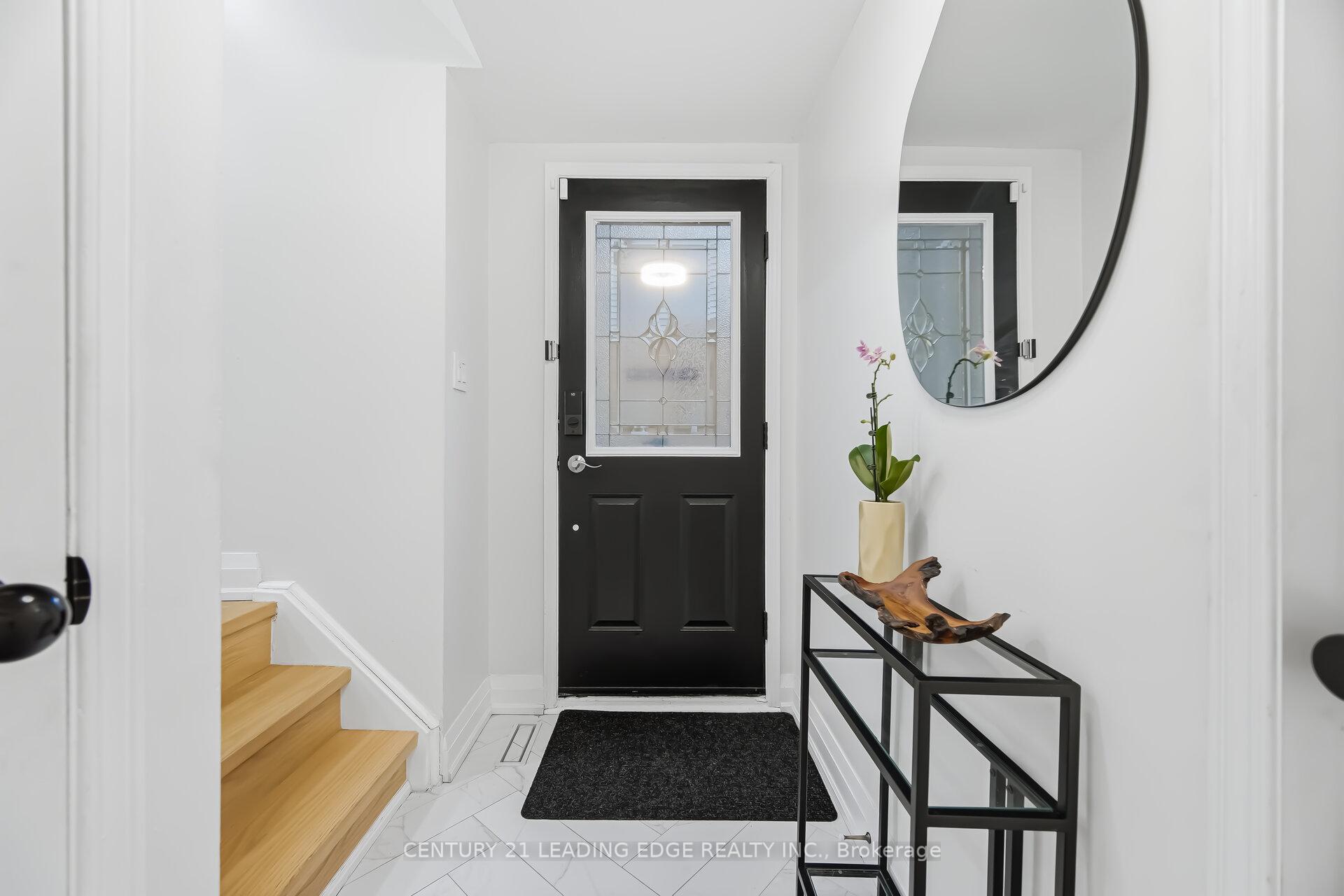 Photo 8 of 923 Redbird Crescent, Pickering, Liverpool — HOMEH