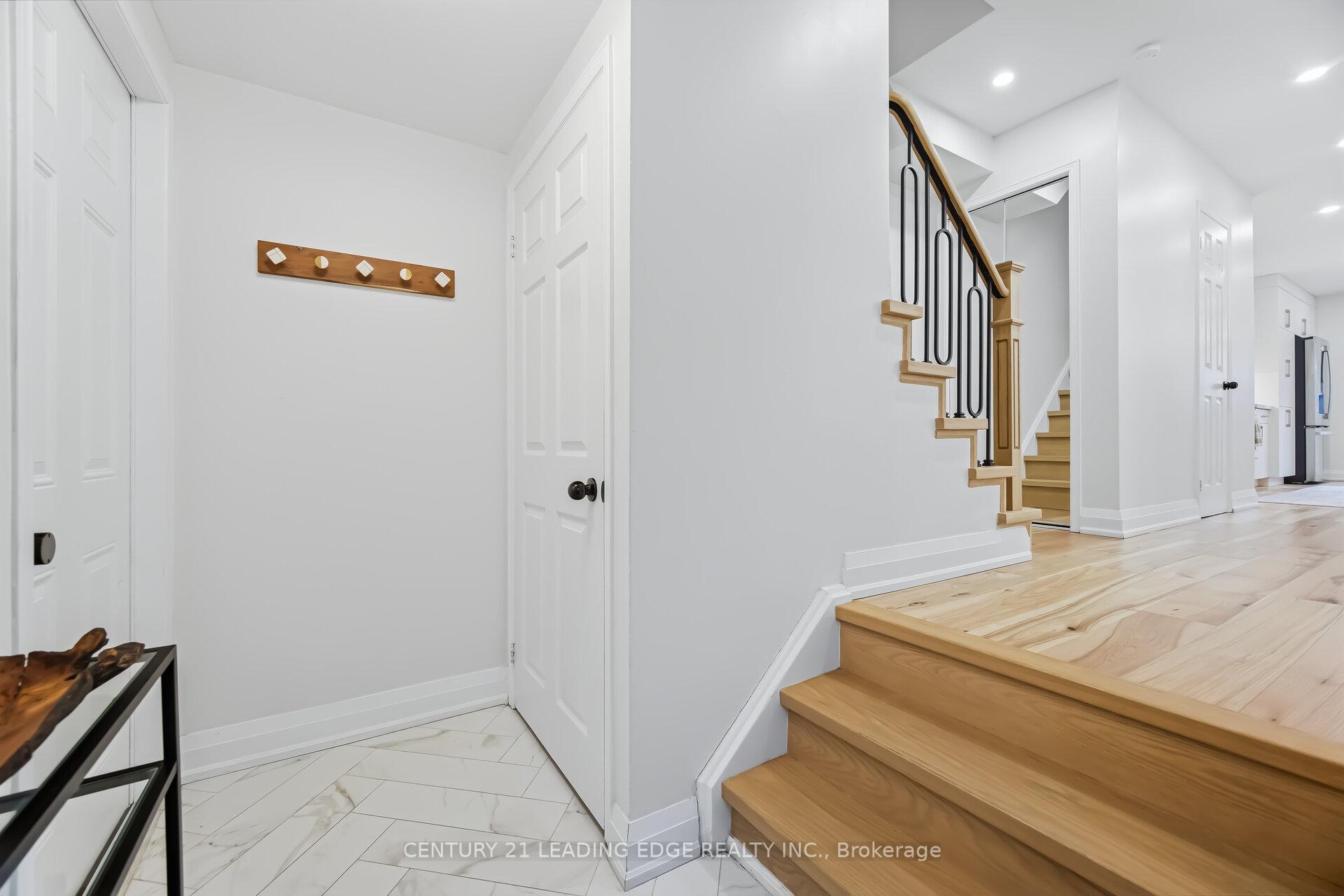 Photo 10 of 923 Redbird Crescent, Pickering, Liverpool — HOMEH