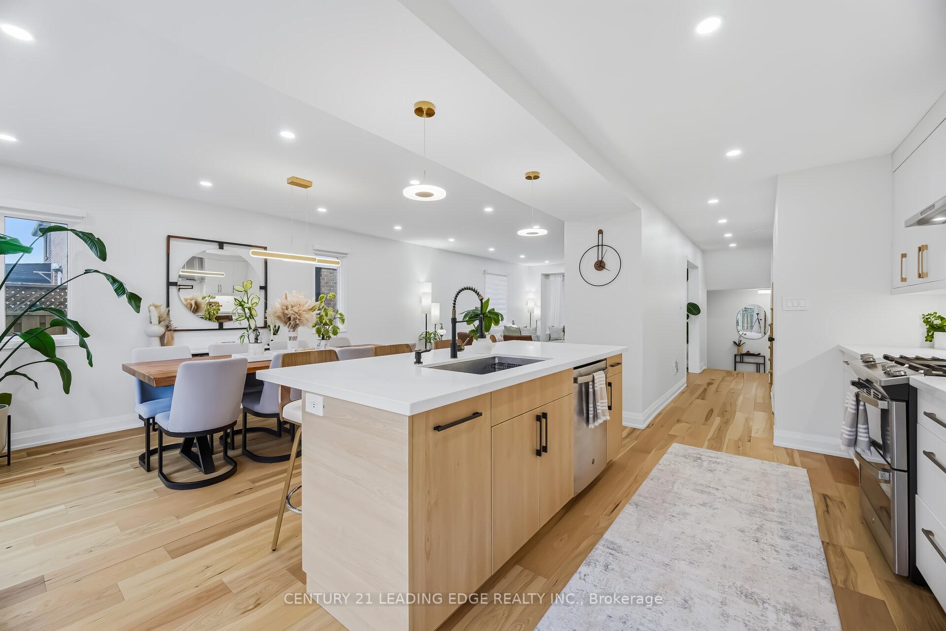 Photo 25 of 923 Redbird Crescent, Pickering, Liverpool — HOMEH