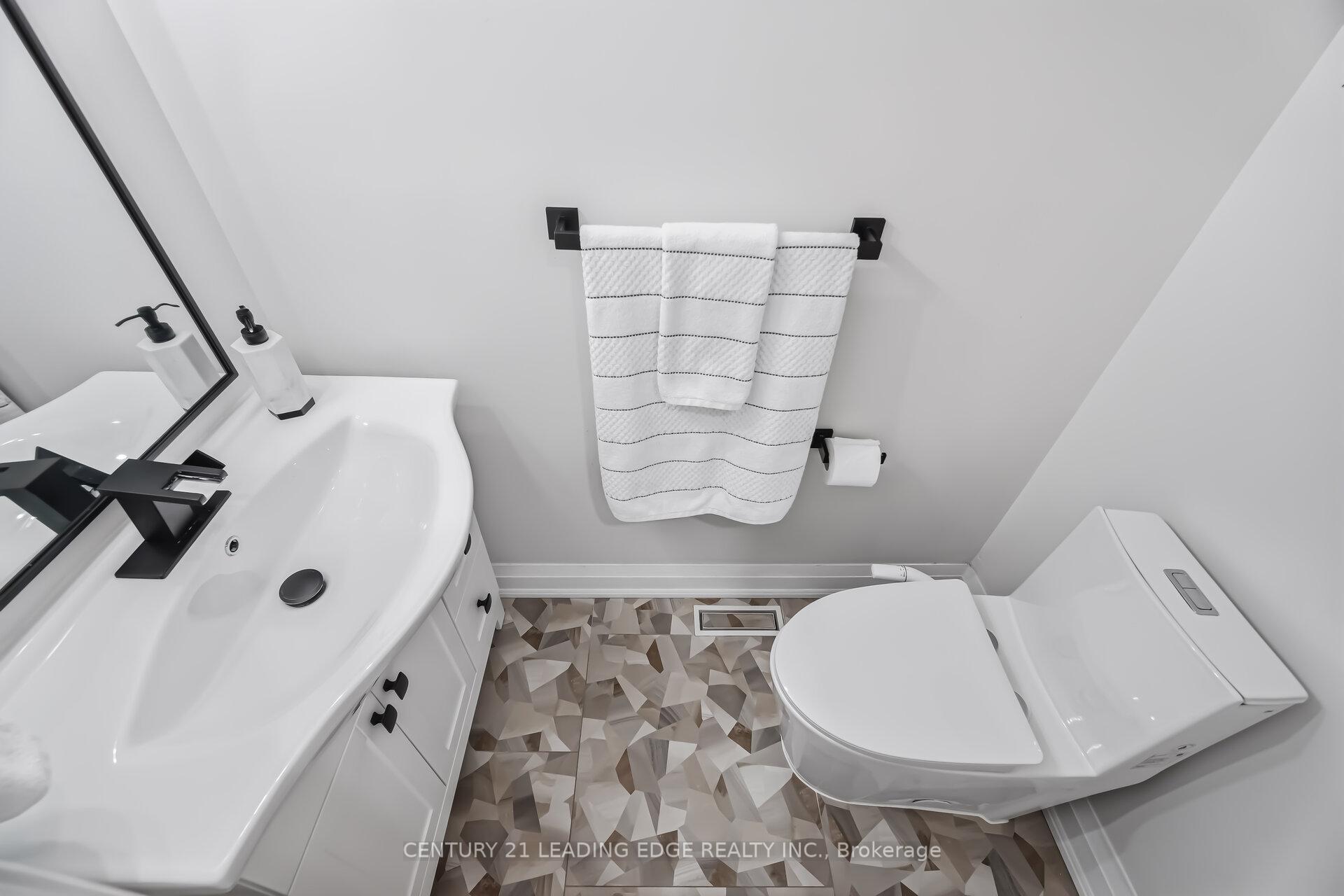 Photo 26 of 923 Redbird Crescent, Pickering, Liverpool — HOMEH