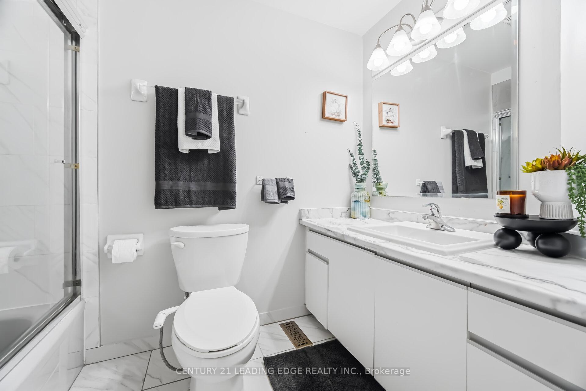 Photo 47 of 923 Redbird Crescent, Pickering, Liverpool — HOMEH