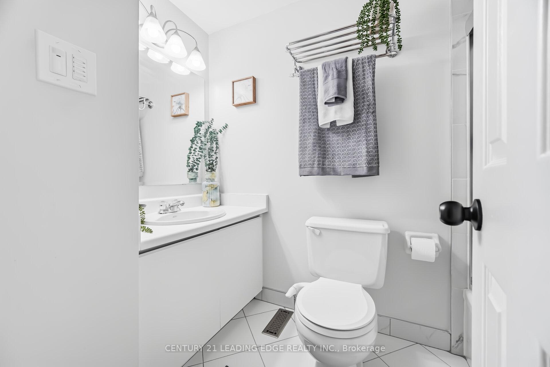 Photo 48 of 923 Redbird Crescent, Pickering, Liverpool — HOMEH