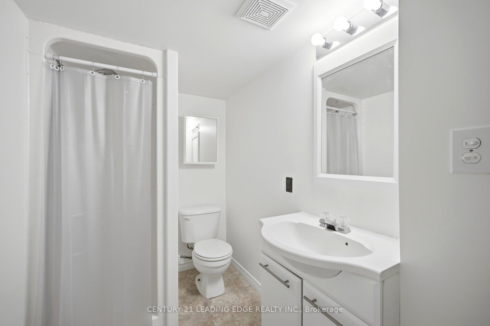 Photo 38 of 923 Redbird Crescent, Pickering, Liverpool — HOMEH