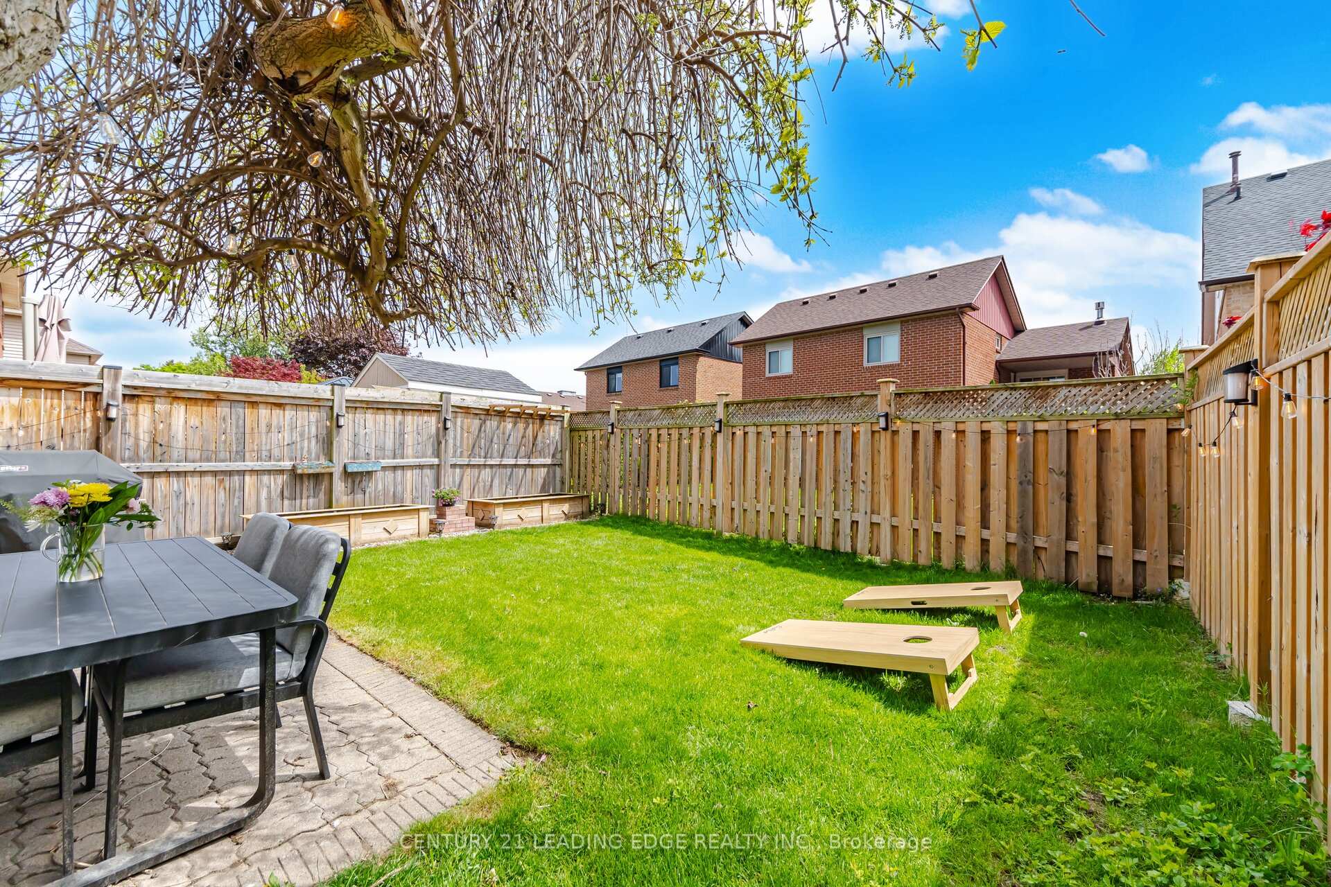 Photo 41 of 923 Redbird Crescent, Pickering, Liverpool — HOMEH
