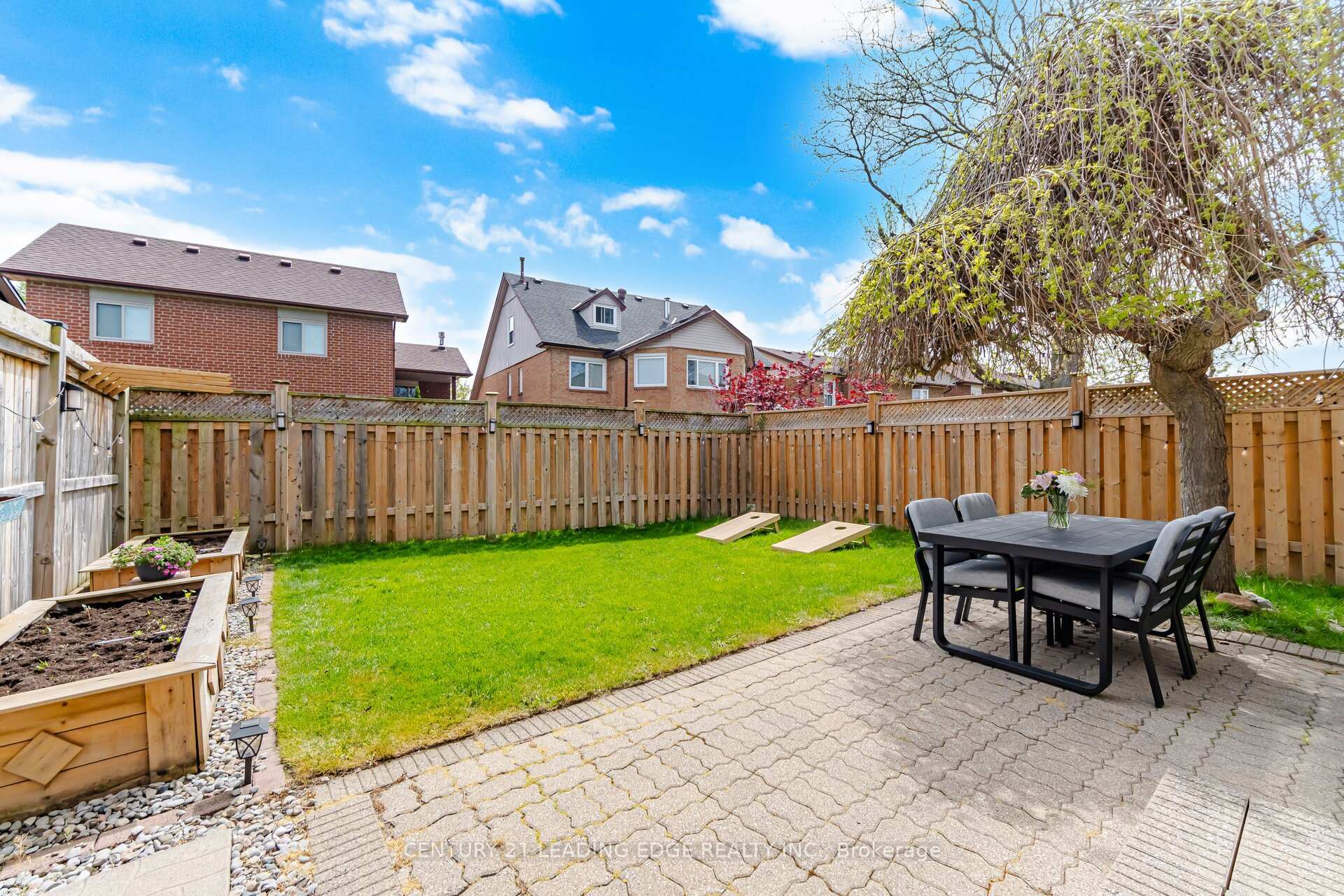 Photo 40 of 923 Redbird Crescent, Pickering, Liverpool — HOMEH