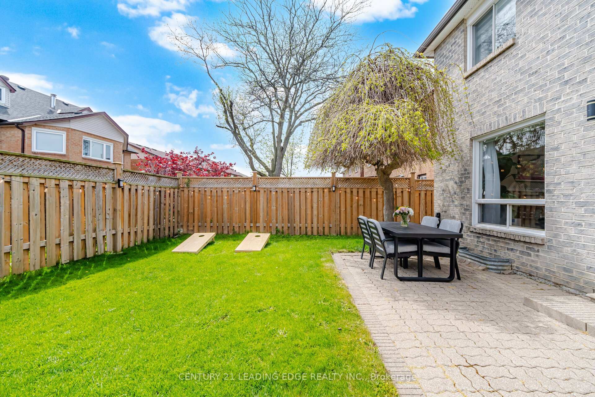 Photo 42 of 923 Redbird Crescent, Pickering, Liverpool — HOMEH