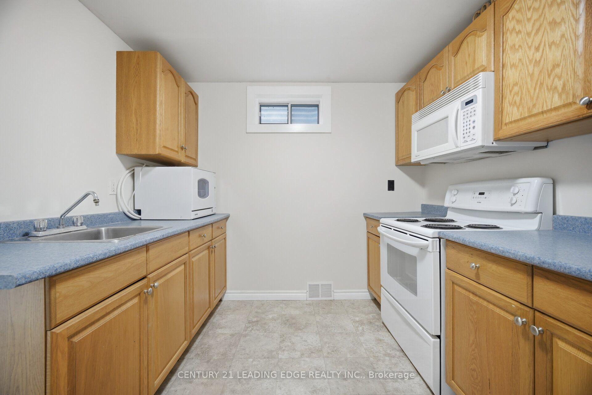 Photo 37 of 923 Redbird Crescent, Pickering, Liverpool — HOMEH