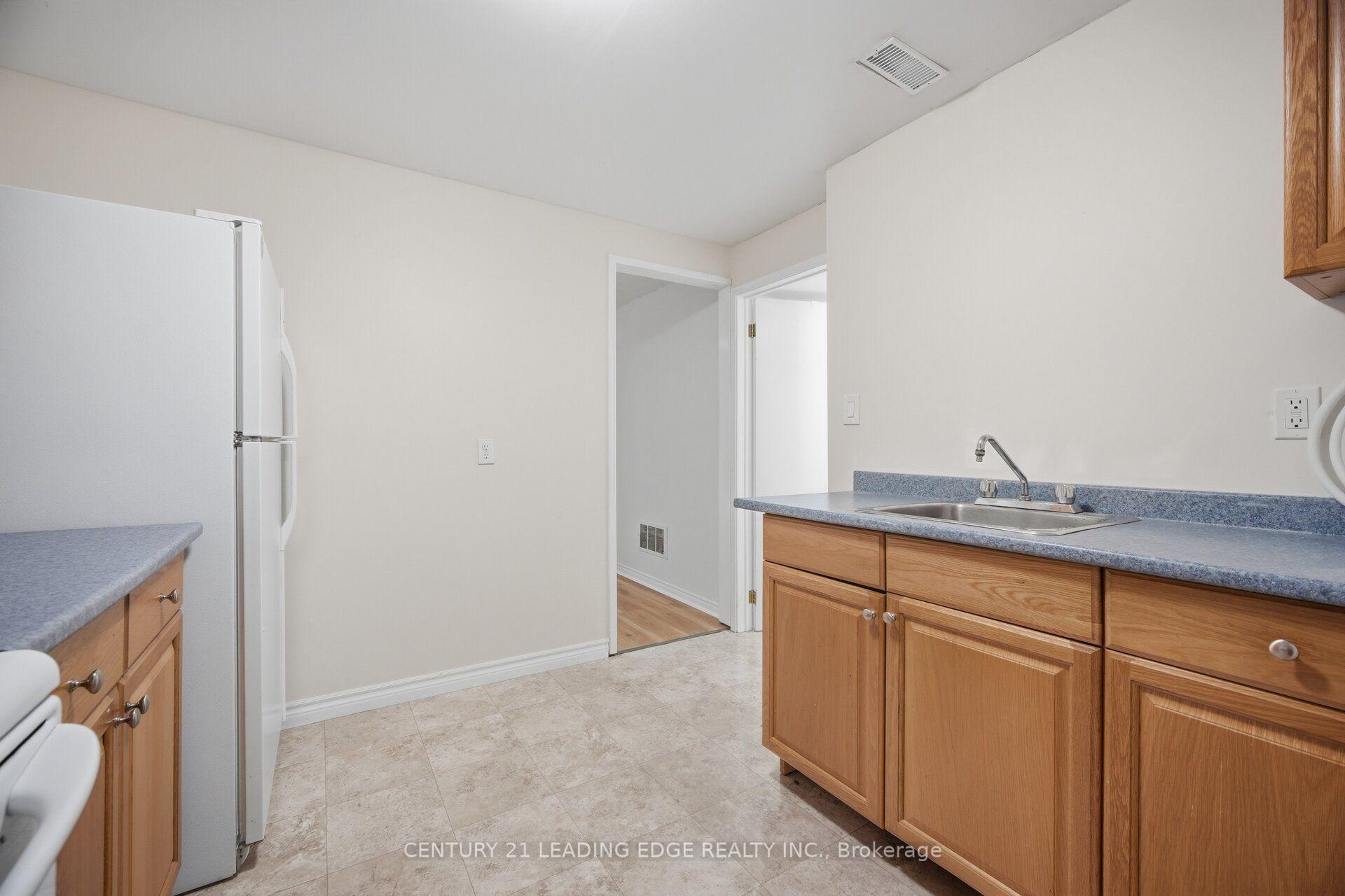 Photo 36 of 923 Redbird Crescent, Pickering, Liverpool — HOMEH
