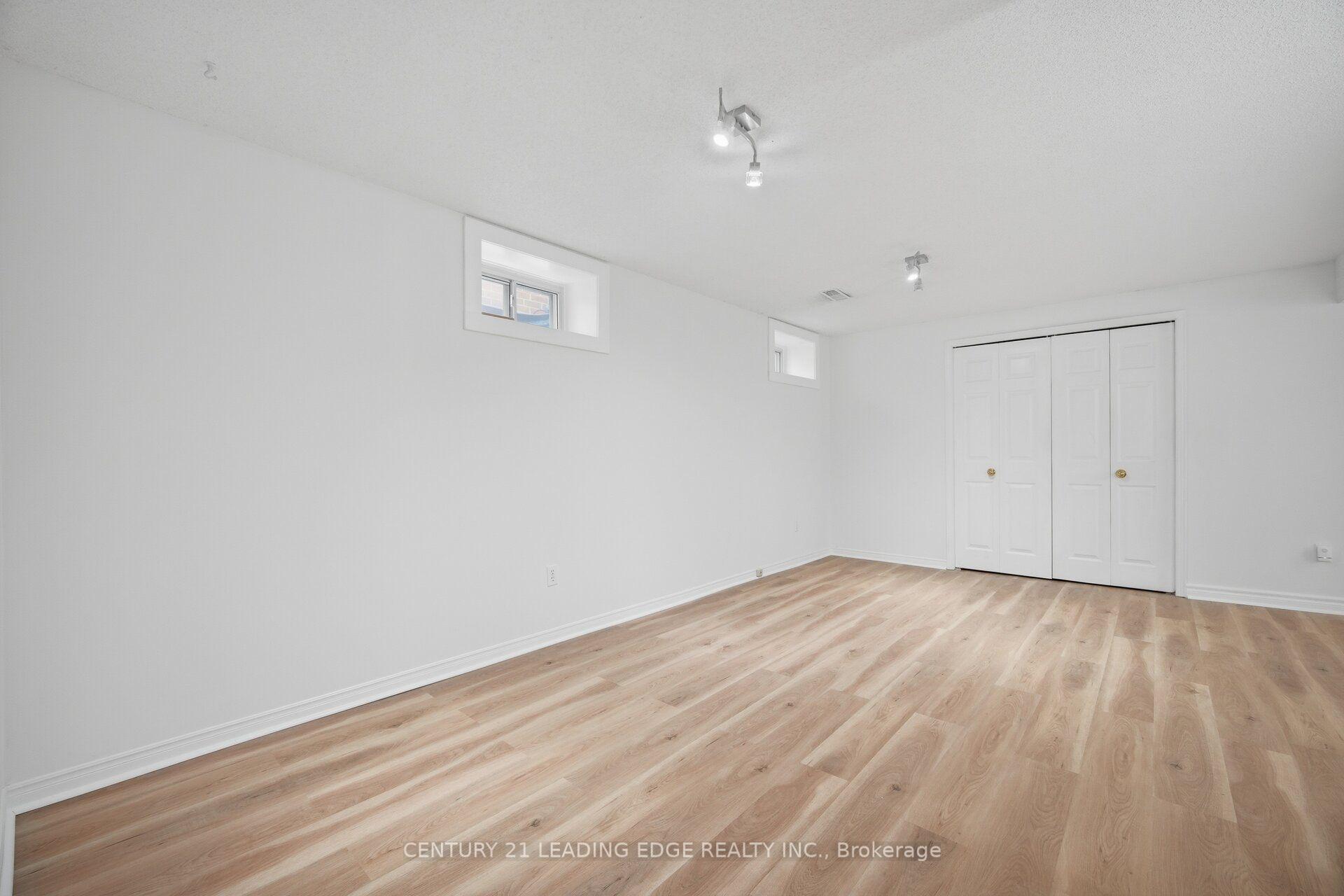 Photo 9 of 923 Redbird Crescent, Pickering, Liverpool — HOMEH