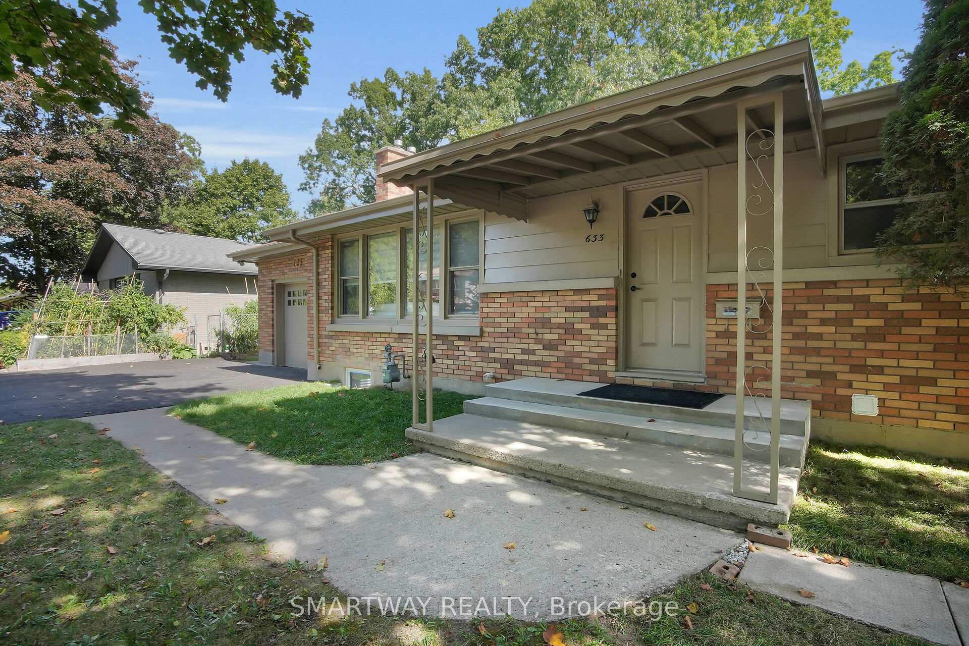 Photo 5 of 633 Donegal Drive, London, North P — HOMEH