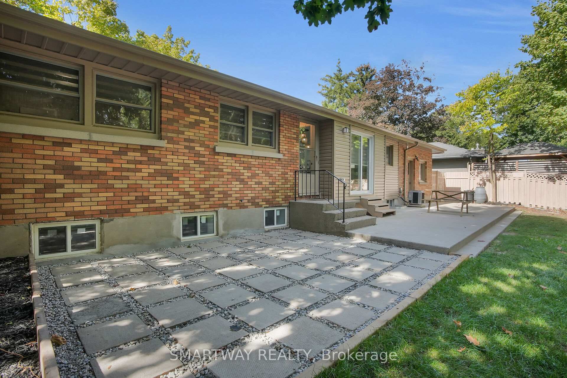 Photo 38 of 633 Donegal Drive, London, North P — HOMEH