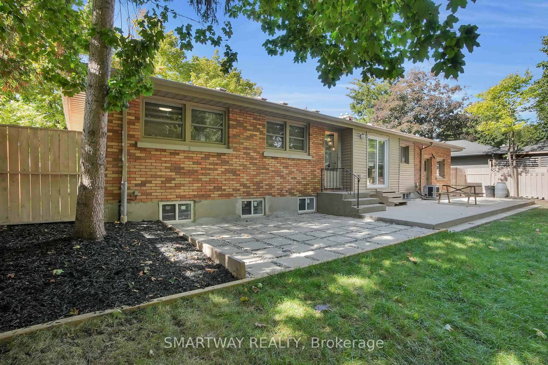 Photo 39 of 633 Donegal Drive, London, North P — HOMEH