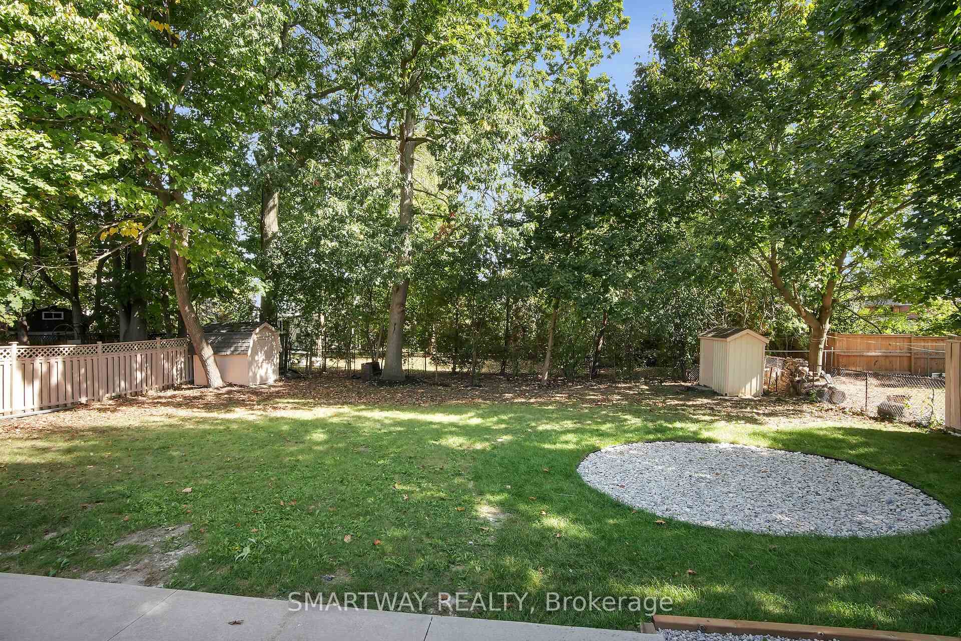 Photo 44 of 633 Donegal Drive, London, North P — HOMEH