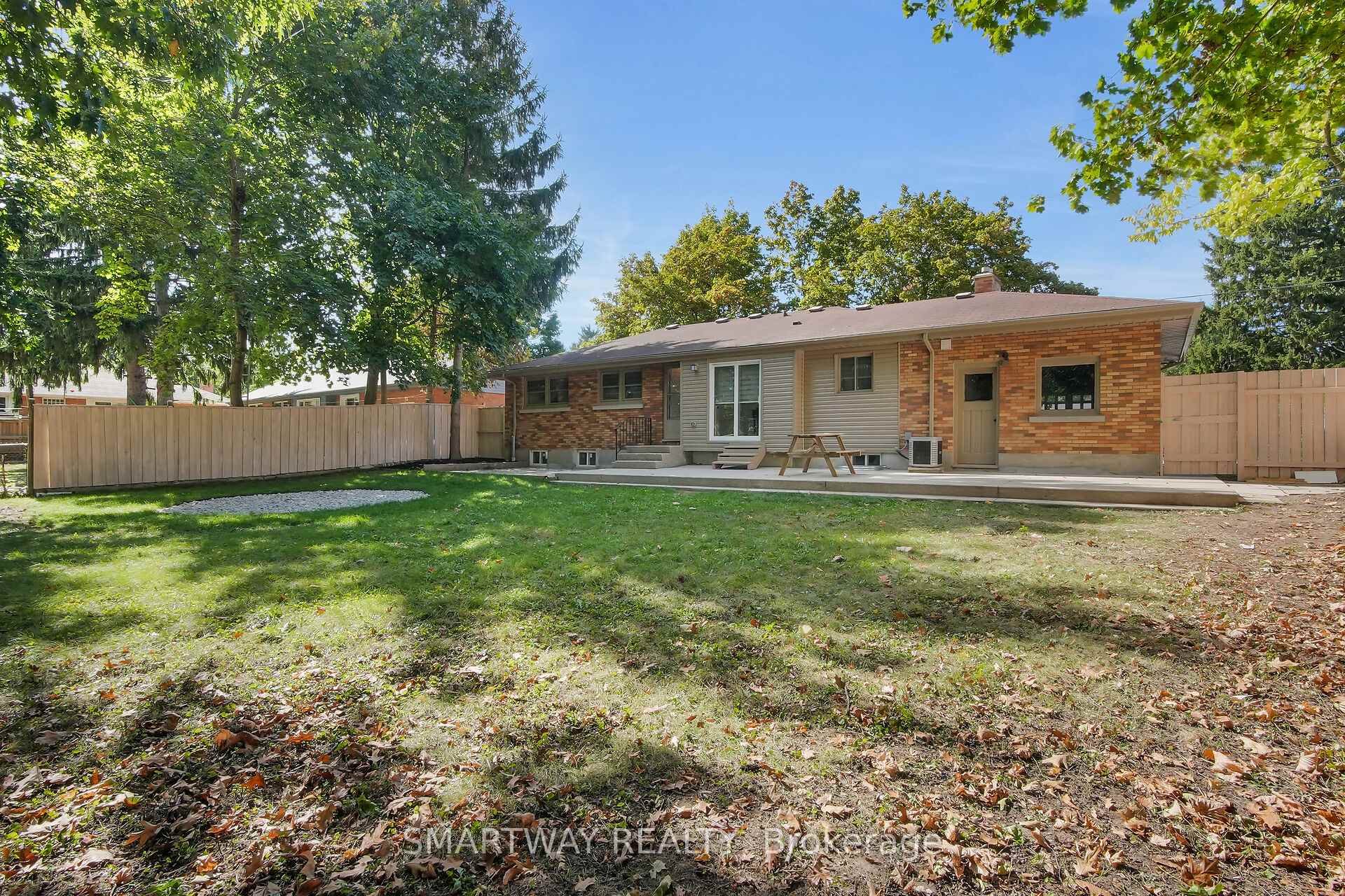 Photo 45 of 633 Donegal Drive, London, North P — HOMEH