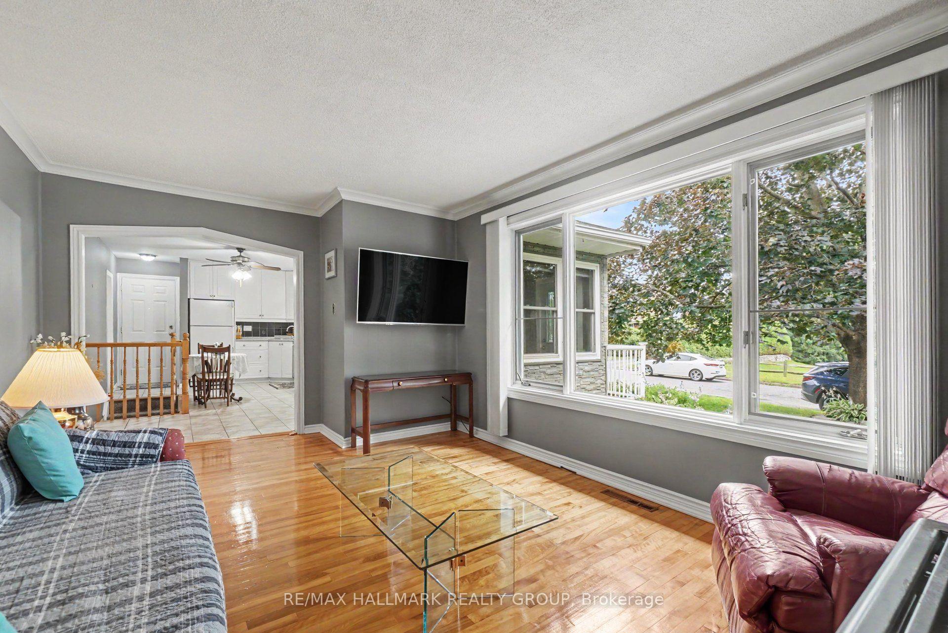 Photo 4 of 1839 Hutton Avenue, Ottawa, Elmvale Acres — HOMEH