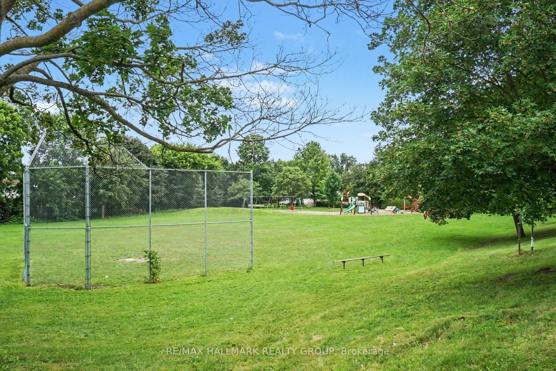 Photo 14 of 1839 Hutton Avenue, Ottawa, Elmvale Acres — HOMEH