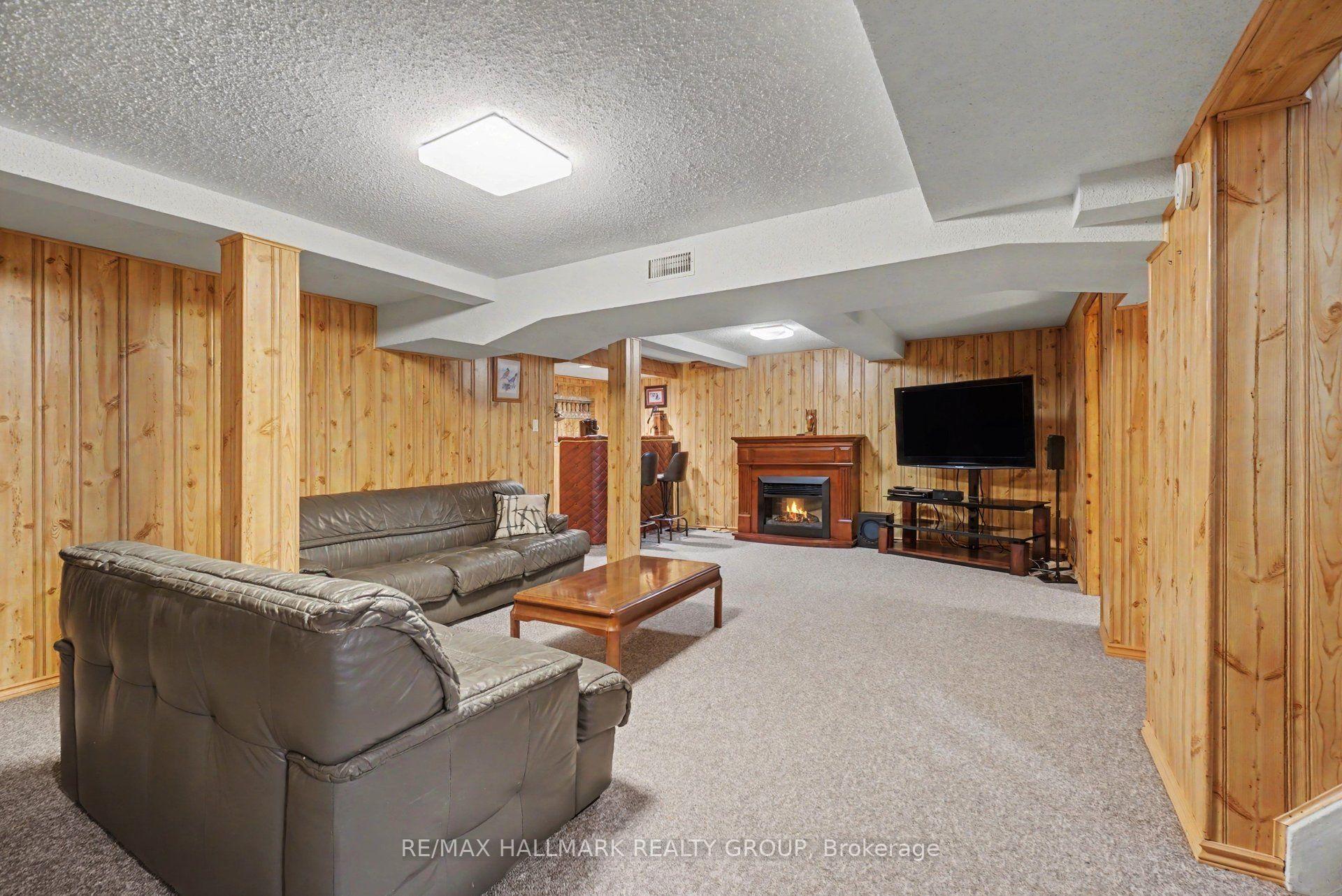Photo 23 of 1839 Hutton Avenue, Ottawa, Elmvale Acres — HOMEH