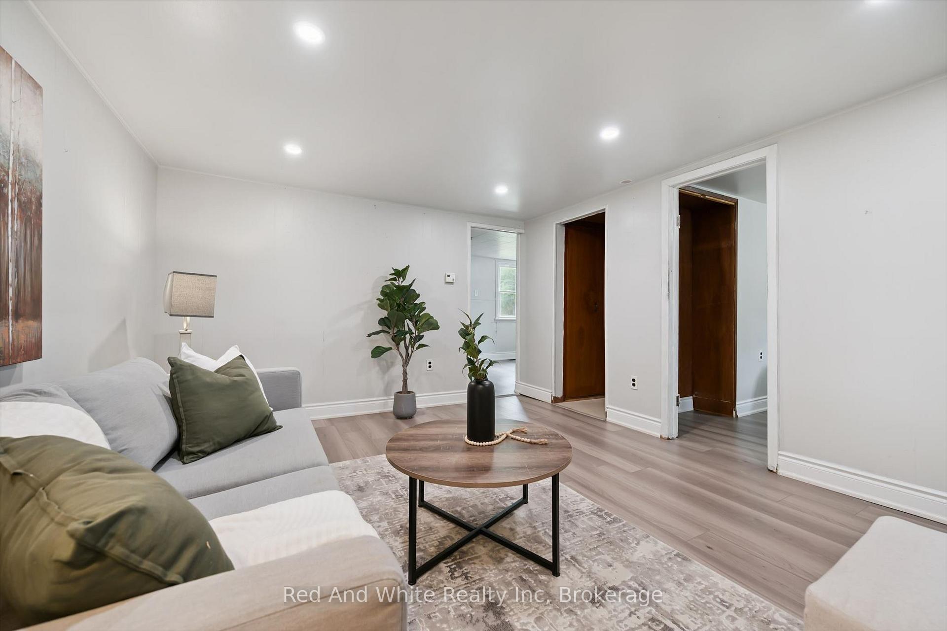 Photo 5 of 1267 Hamilton Street, Cambridge, Preston South — HOMEH