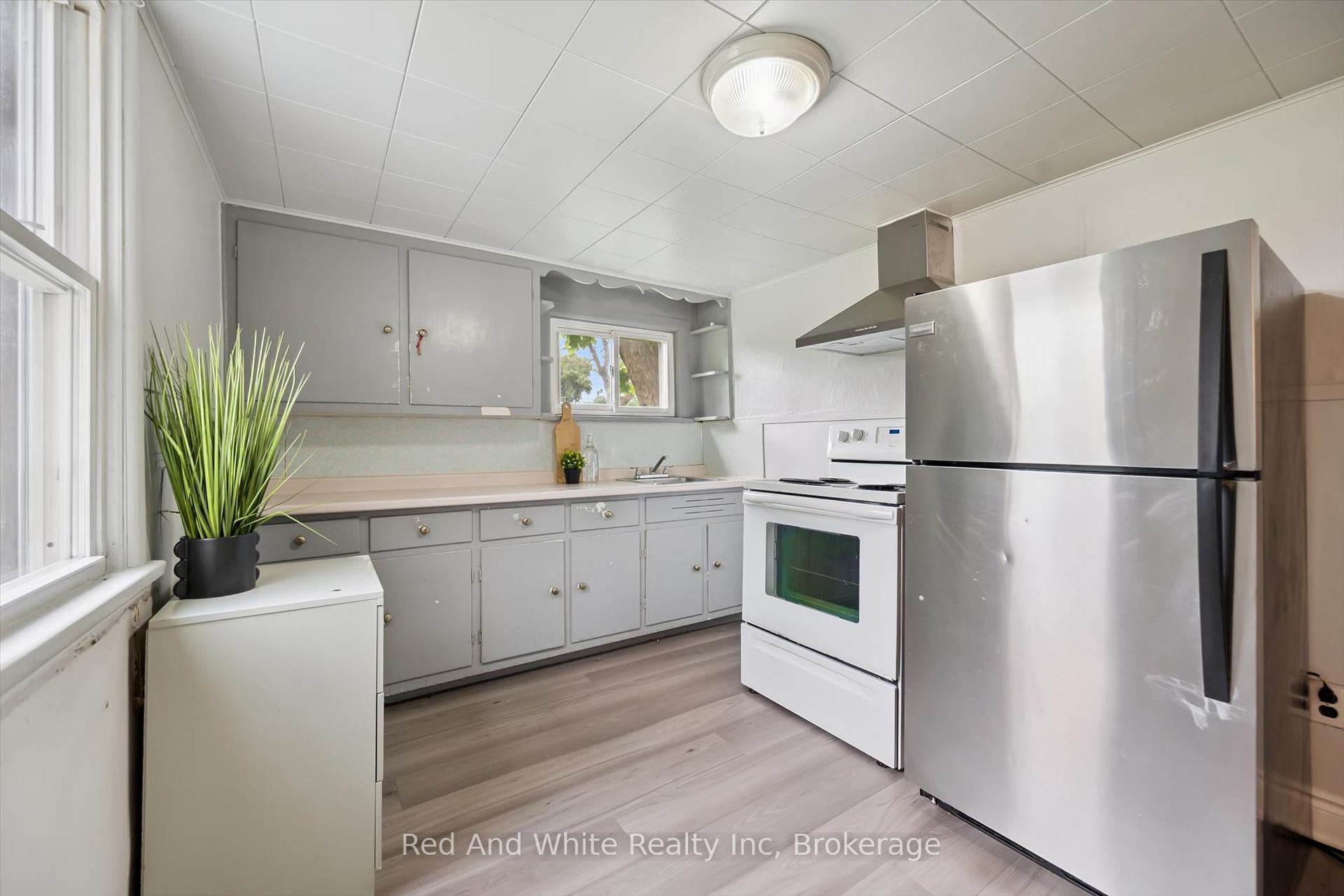 Photo 8 of 1267 Hamilton Street, Cambridge, Preston South — HOMEH